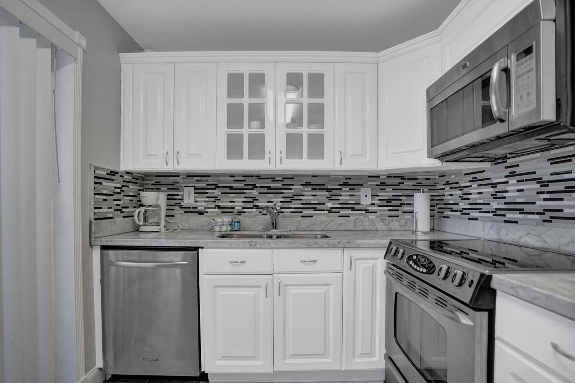 Kitchen or kitchenette, Kitchen/Kitchenette in The Worthington Resorts - Clothing Optional - Men Only - Solo hombres