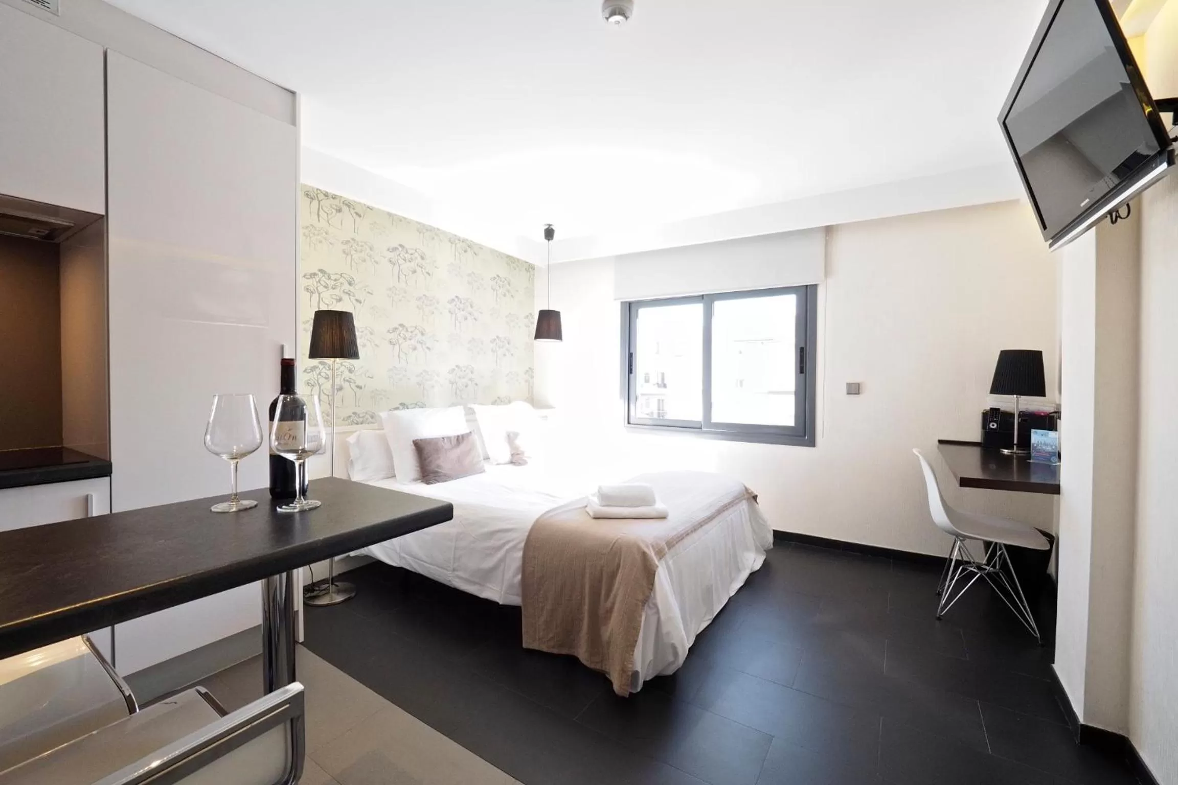 Day, Bed in Barcelona Fifteen central Aparthotel