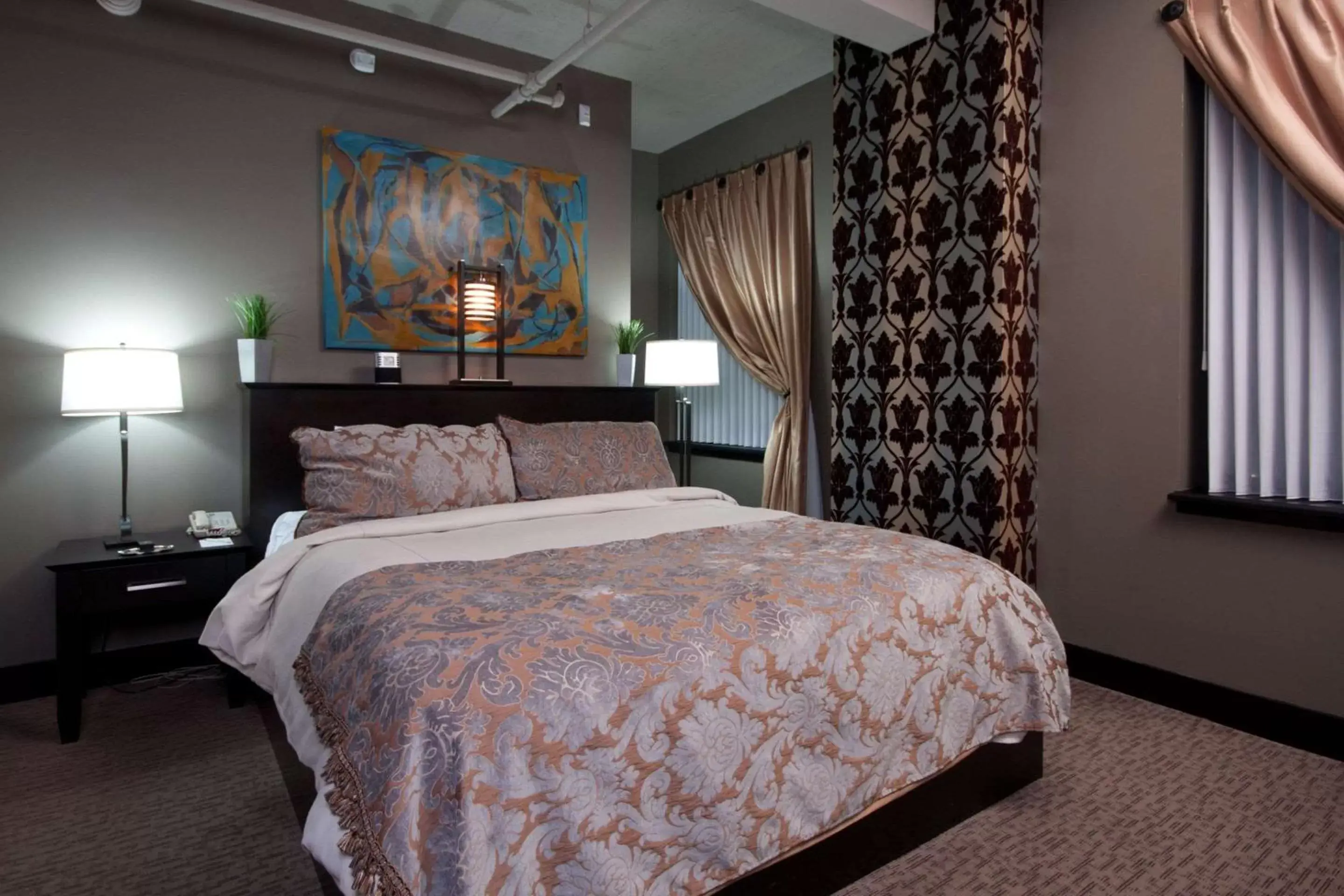 Photo of the whole room, Bed in The Giacomo, Ascend Hotel Collection