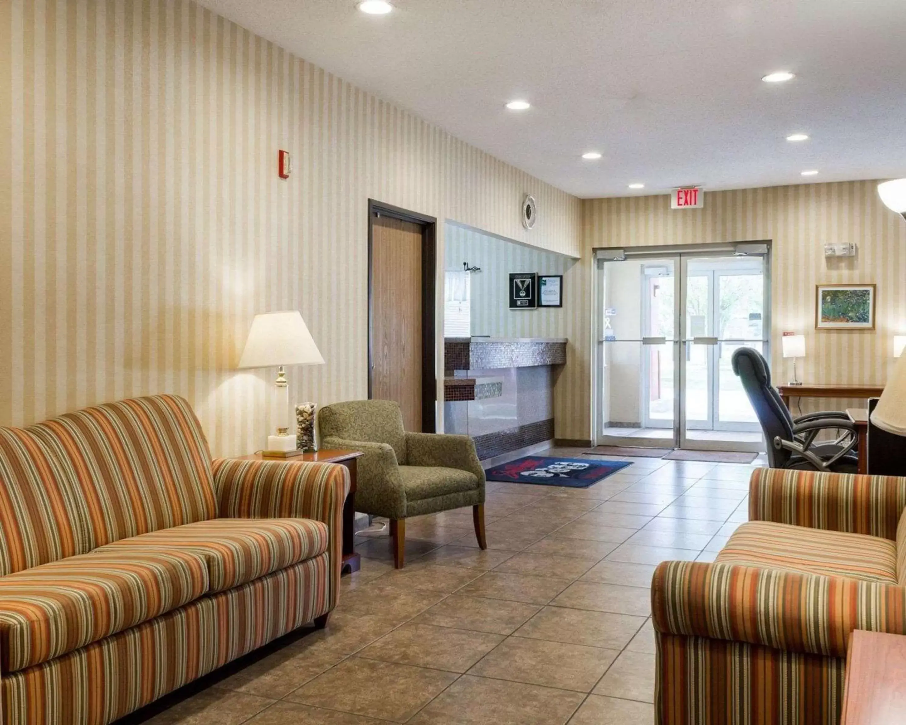 Lobby or reception, Seating Area in Quality Inn Brookings-University