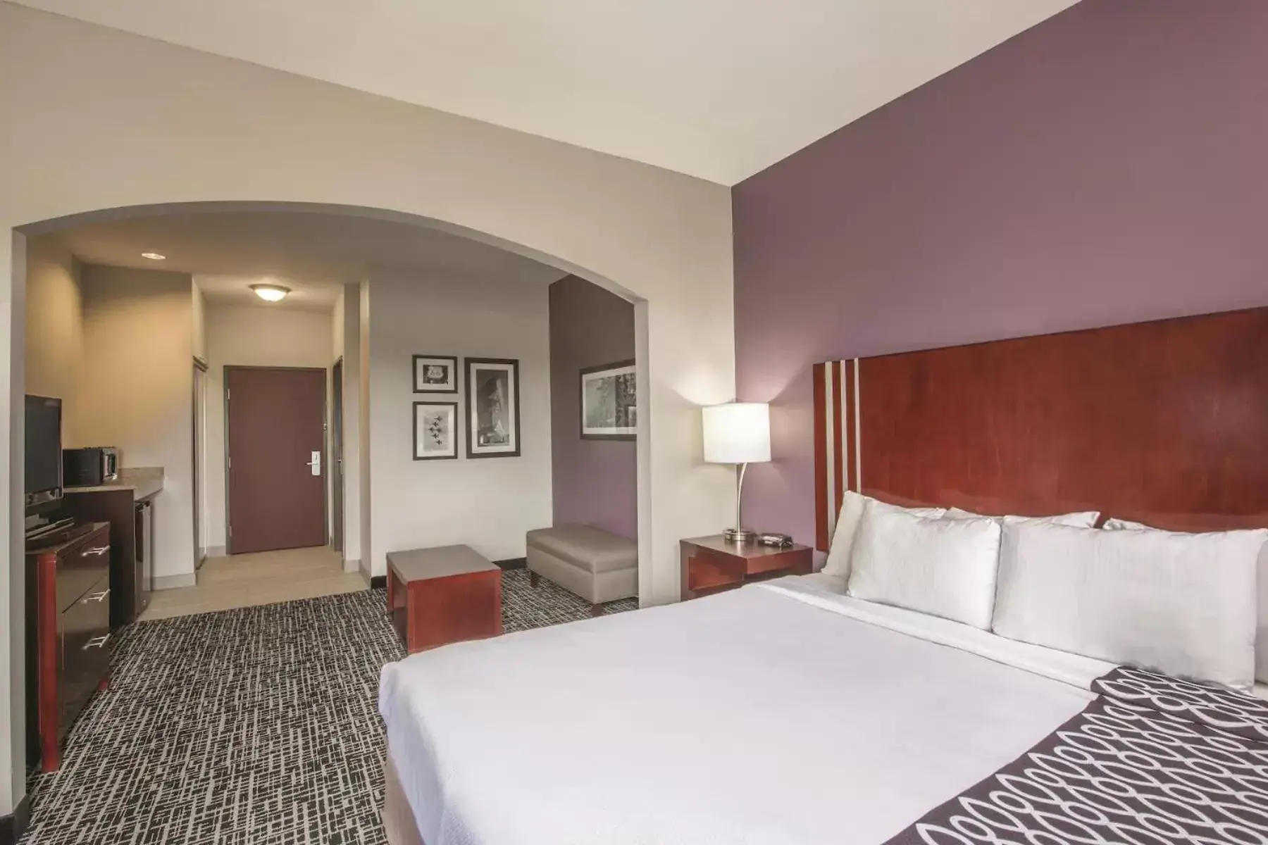 Bed in La Quinta by Wyndham Oklahoma City -Yukon