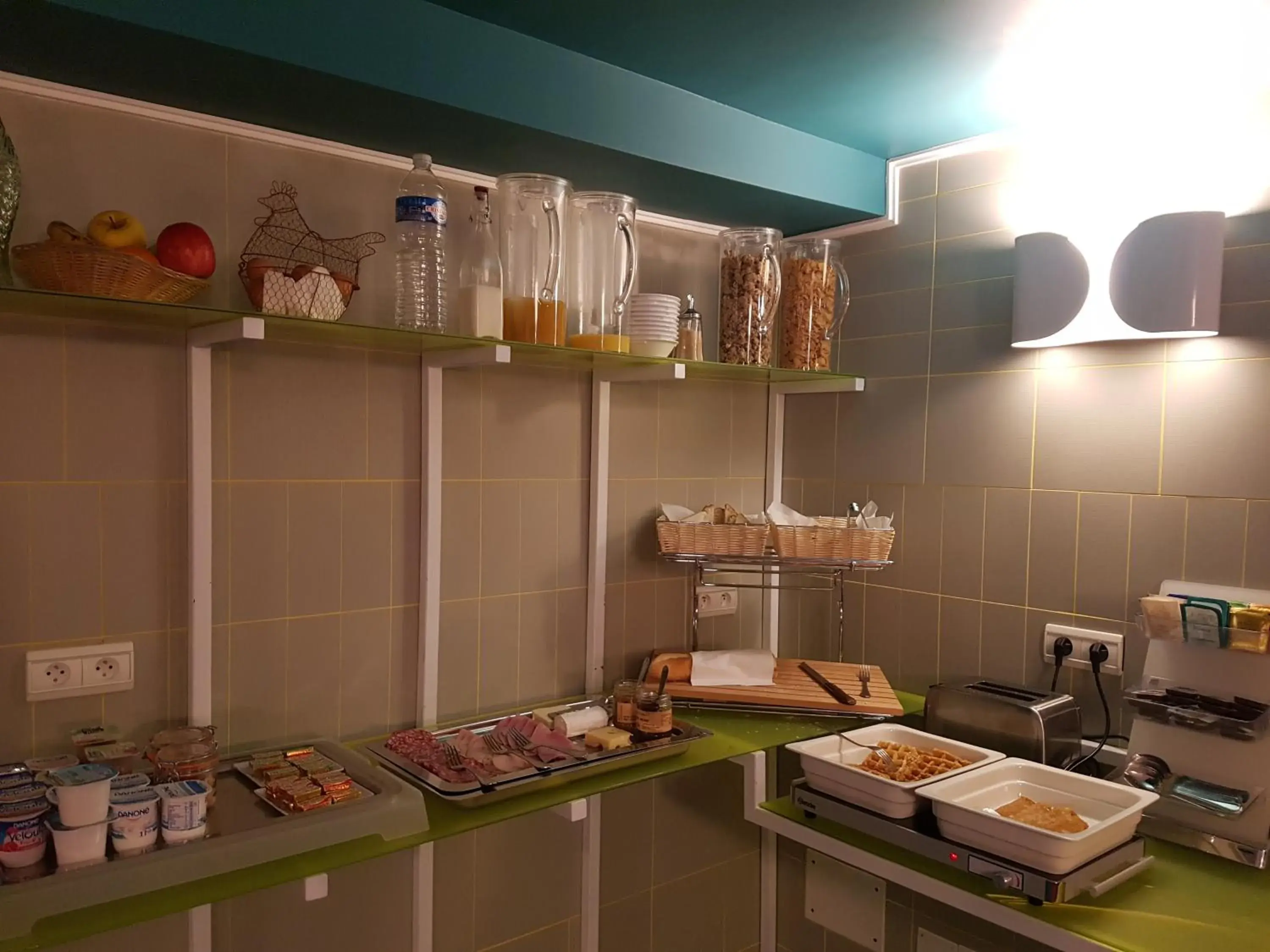 Food in Hôtel les Cigales Food in Hôtel les Cigales