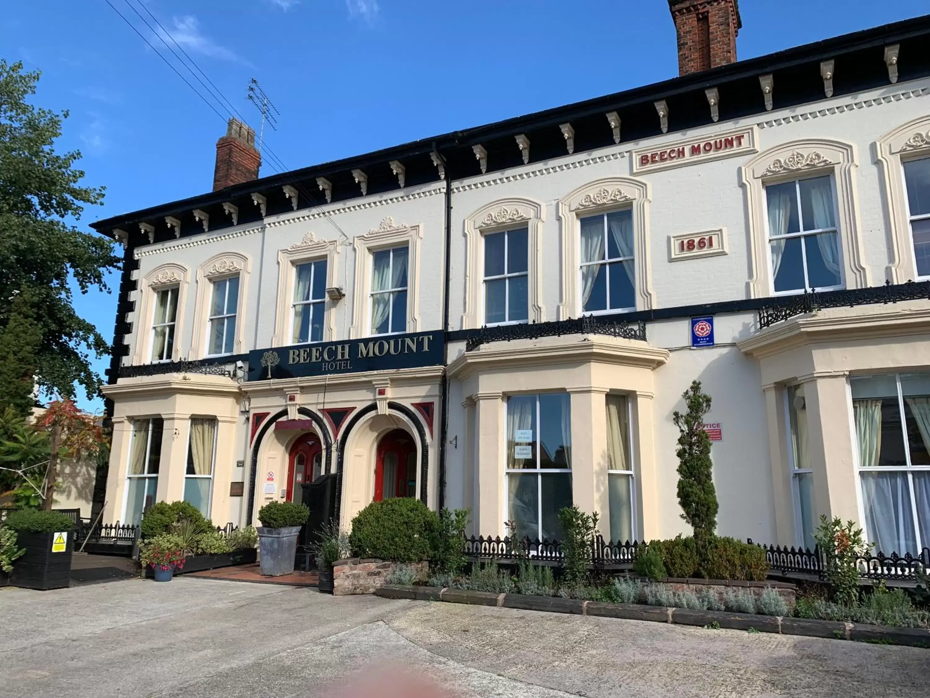 Property Building in Beech Mount Hotel