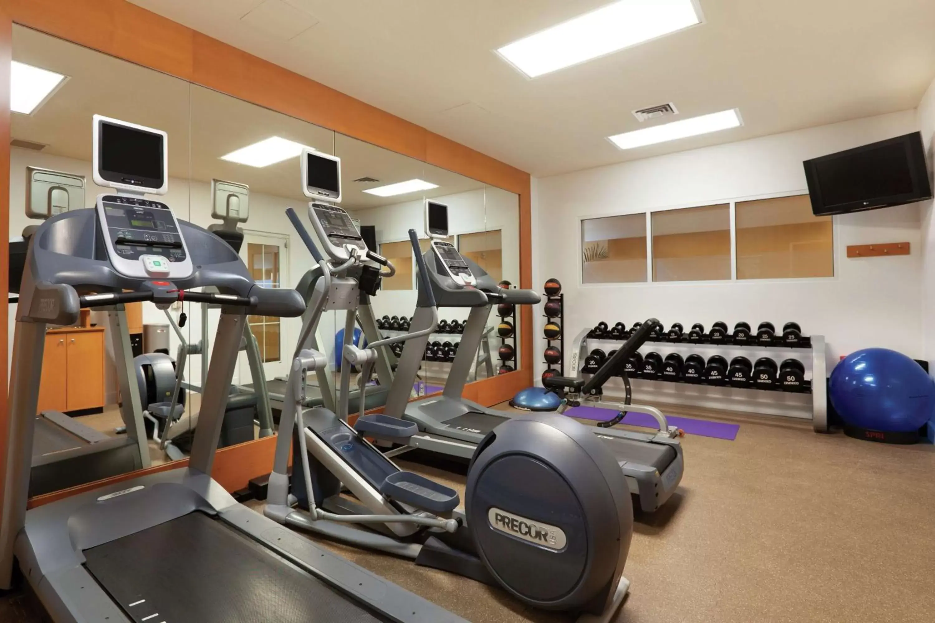 Fitness centre/facilities, Fitness Center/Facilities in Hilton Garden Inn Carlsbad Beach