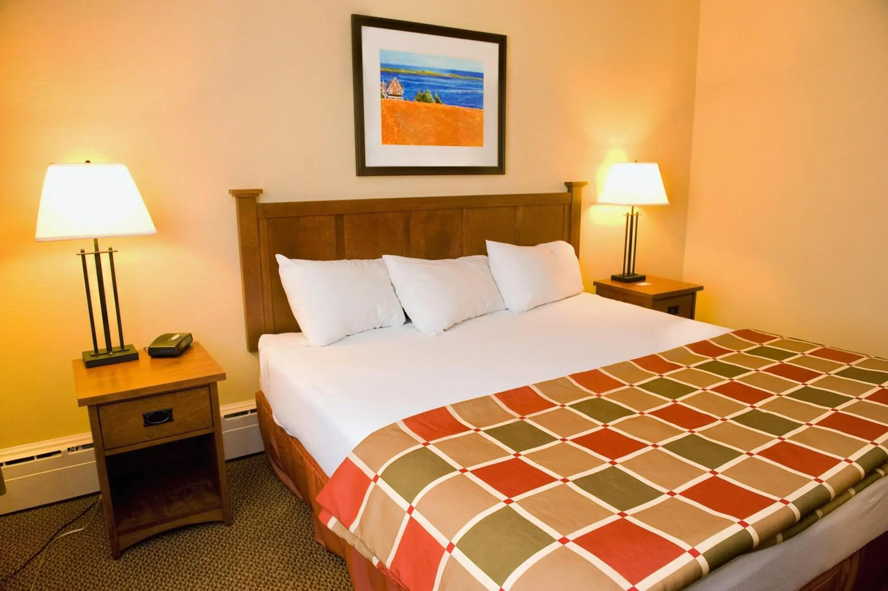 Bed in Charlottetown Inn & Conference Centre