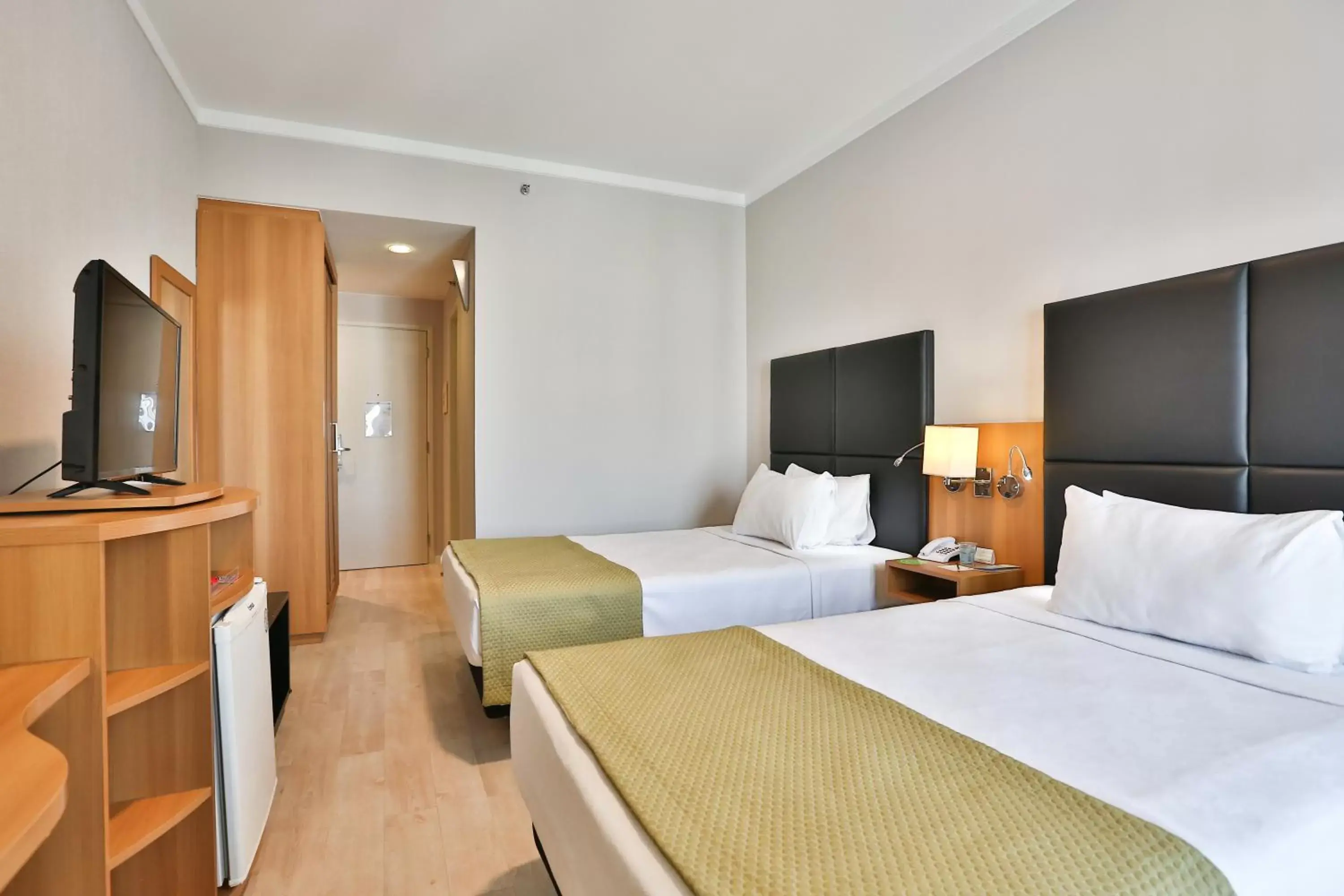 Photo of the whole room, Bed in Comfort Ibirapuera