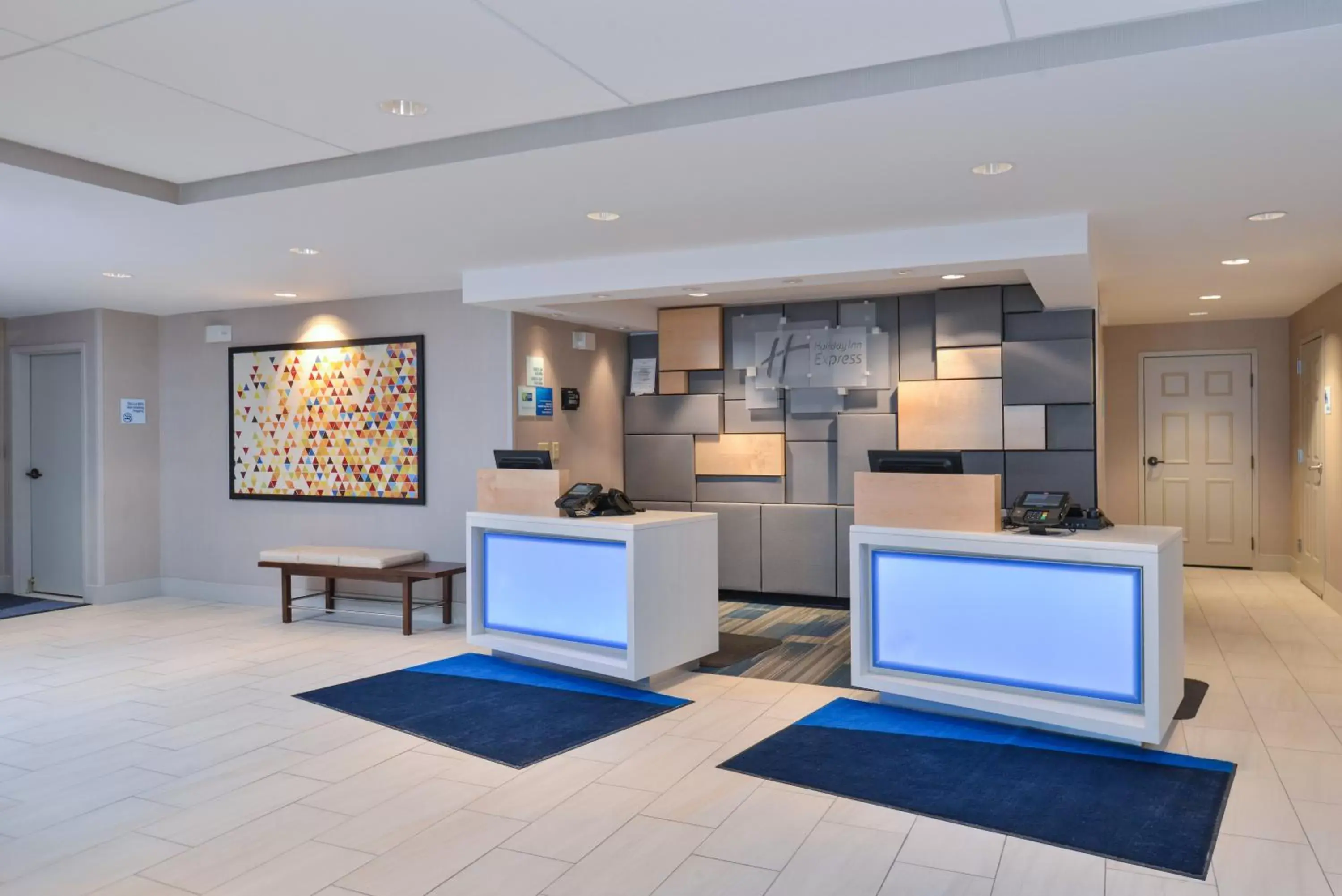 Property building, Lobby/Reception in Holiday Inn Express Rochester - University Area, an IHG Hotel