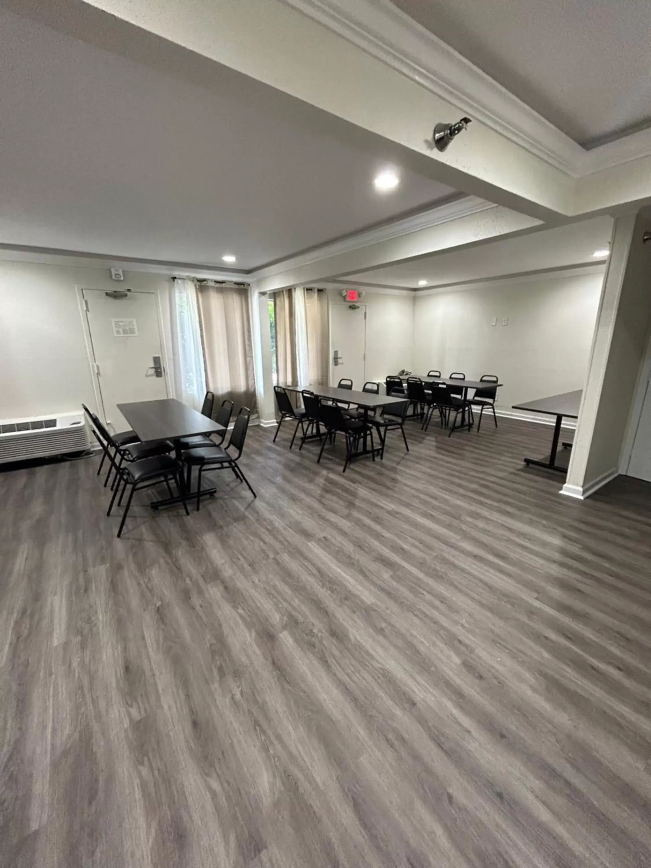 Meeting/conference room in Clarion Pointe - Greensboro Coliseum Area