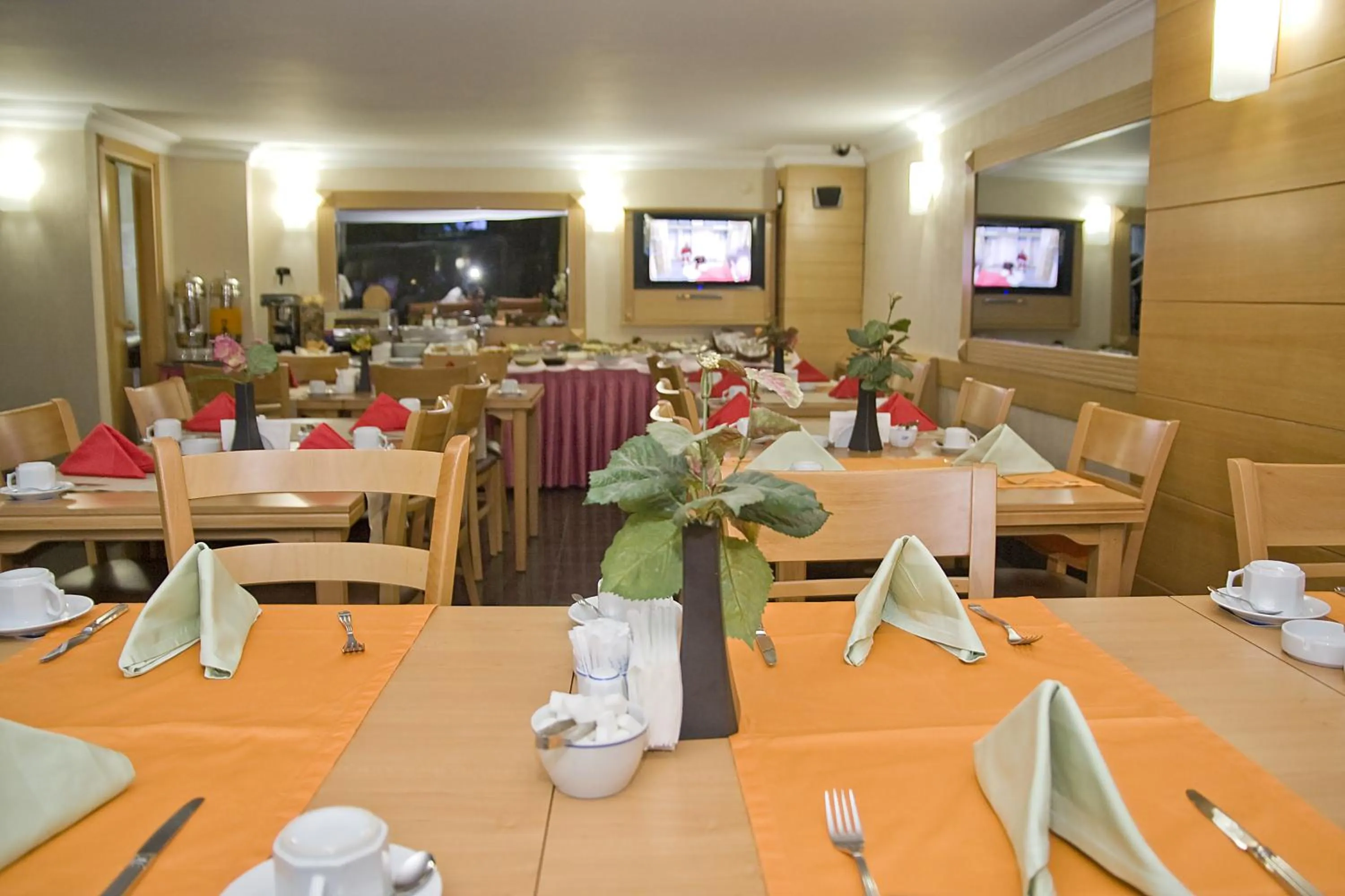Restaurant/places to eat in Park Star Hotel Taksim