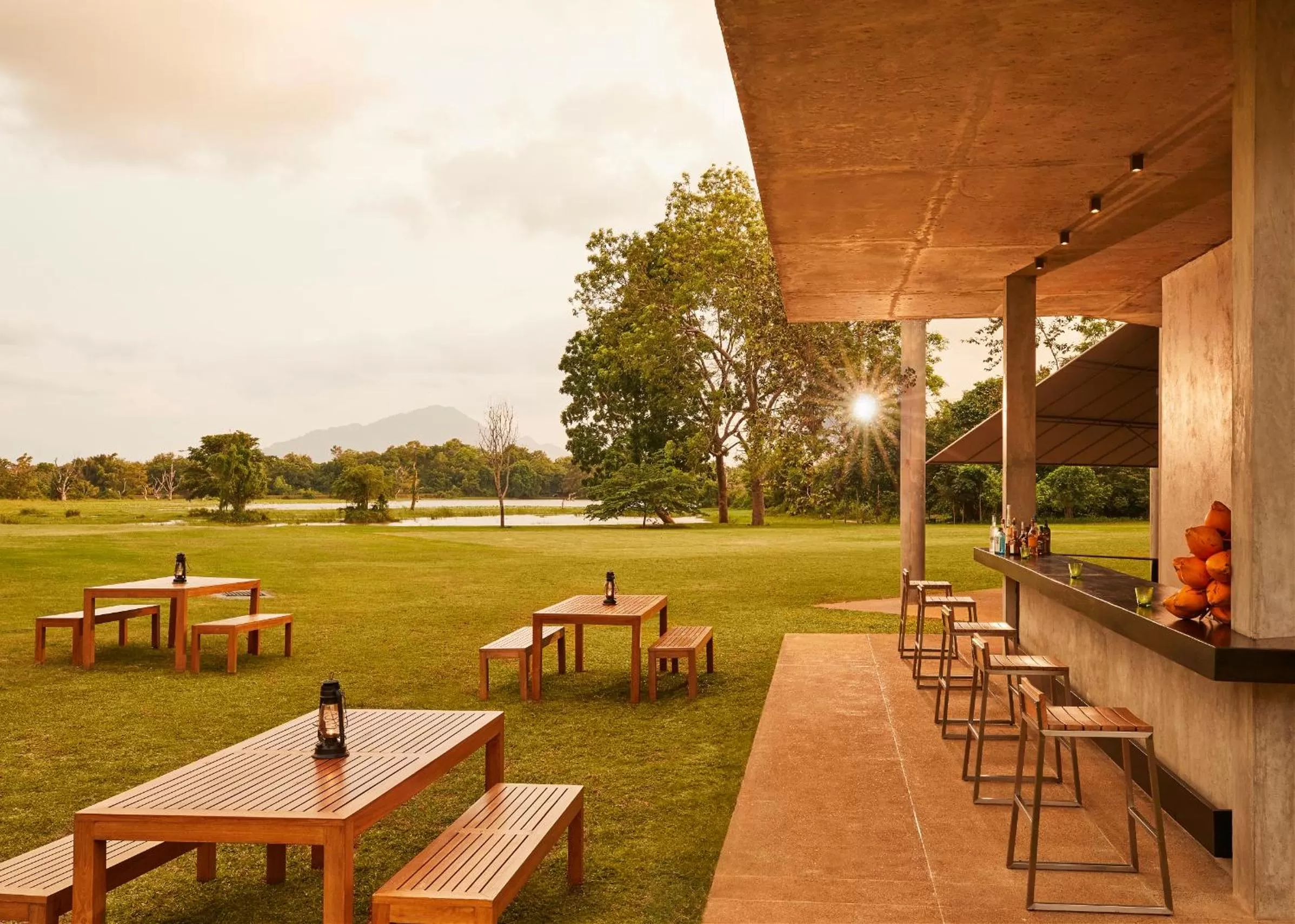 Restaurant/places to eat in Jetwing Lake