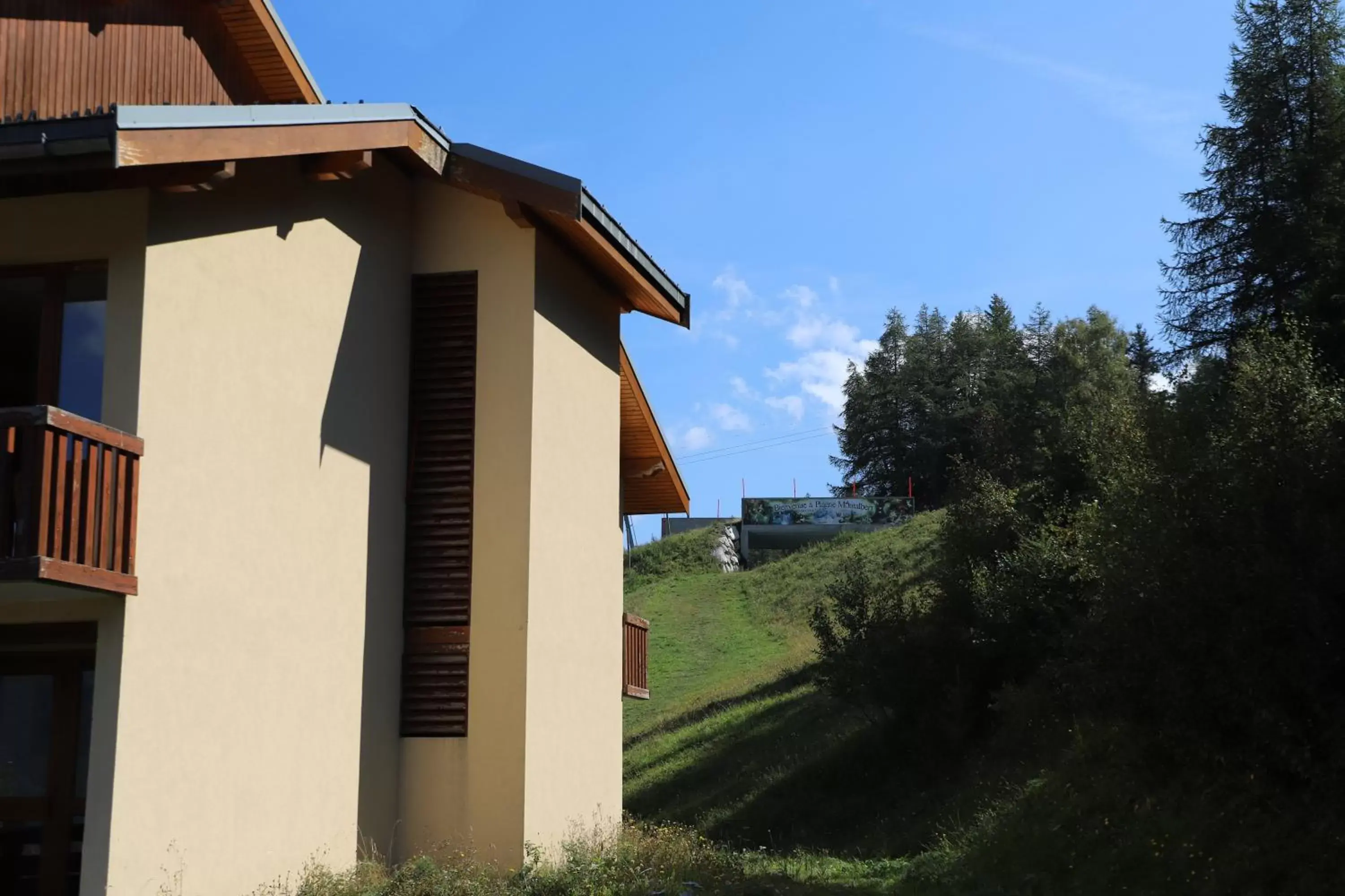 Property Building in SOWELL Family La Lauzière