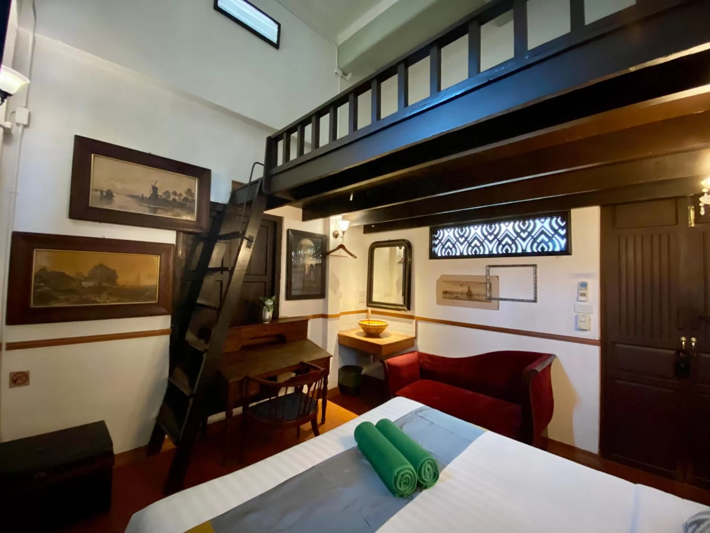 Bed in 103 - Bed and Brews