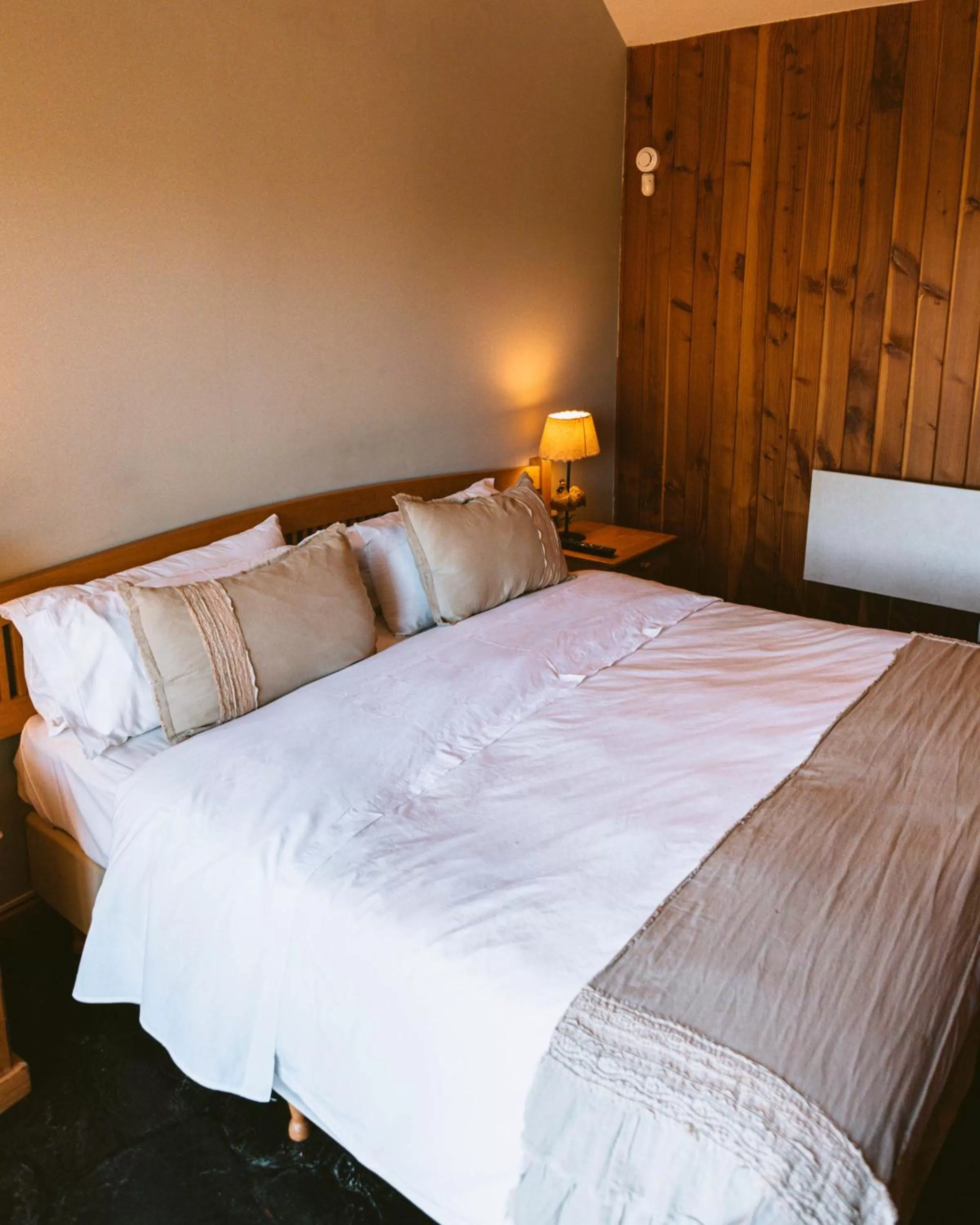 Bed in Arrayan Lake View Mountain Lodge & Casa De Te Arrayan