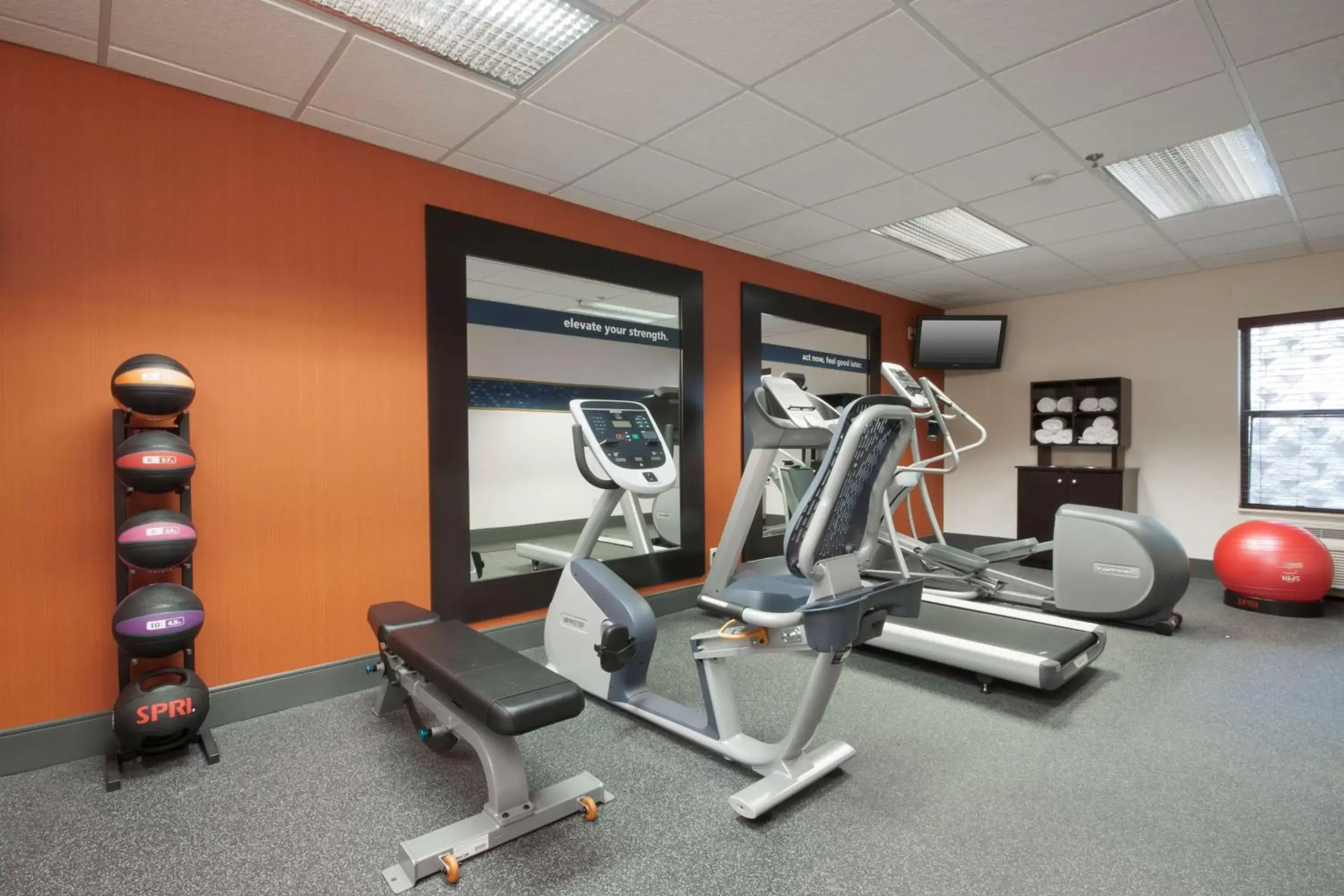 Fitness centre/facilities, Fitness Center/Facilities in Hampton Inn St. Louis/Fairview Heights Fitness centre/facilities, Fitness Center/Facilities in Hampton Inn St. Louis/Fairview Heights