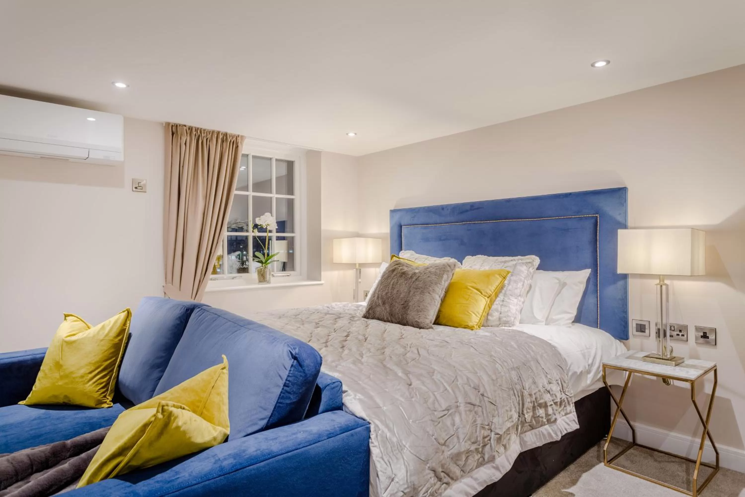 Bed in Heritage Mews Nottingham