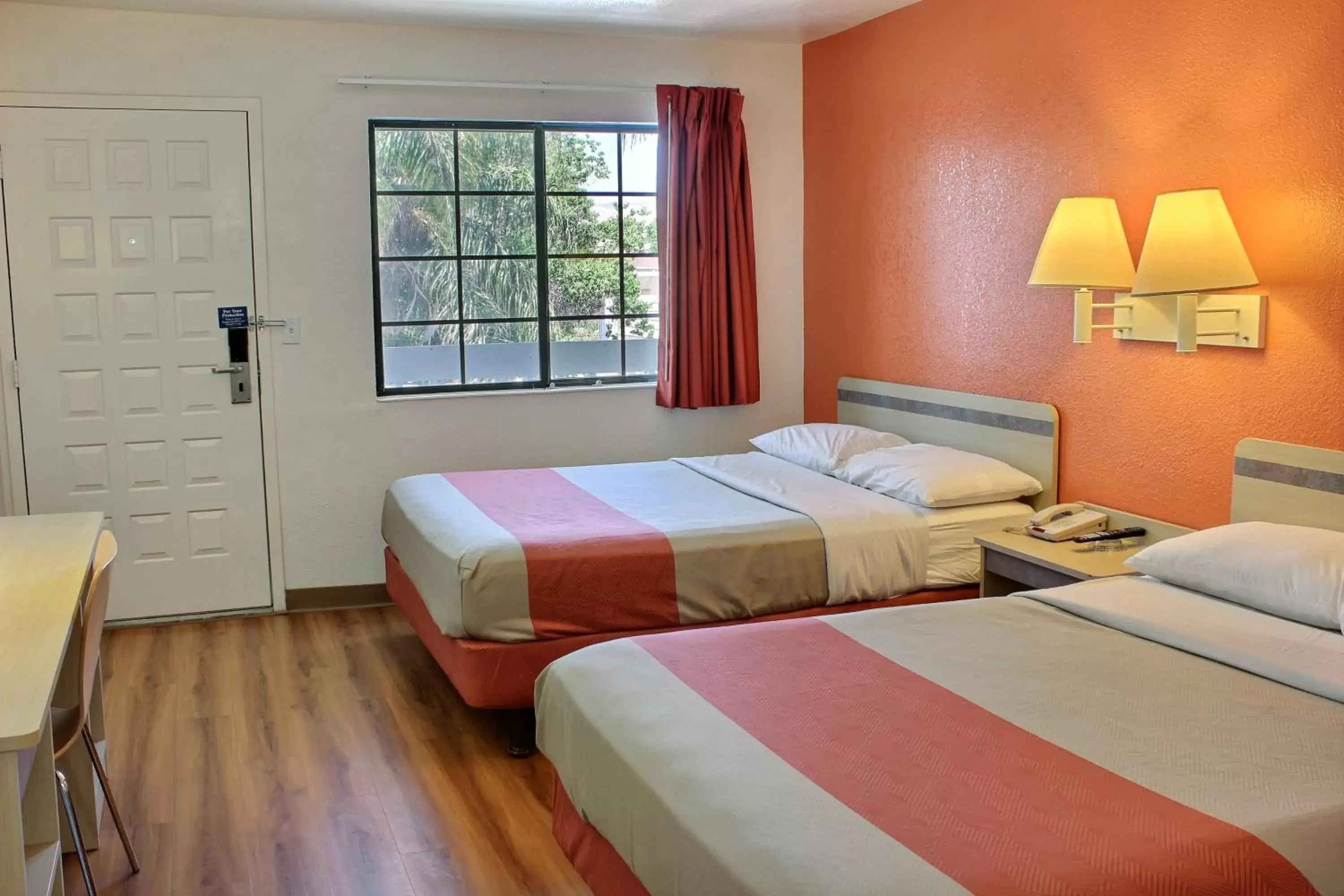 Bedroom, Bed in Motel 6-Coalinga, CA - East Bedroom, Bed in Motel 6-Coalinga, CA - East