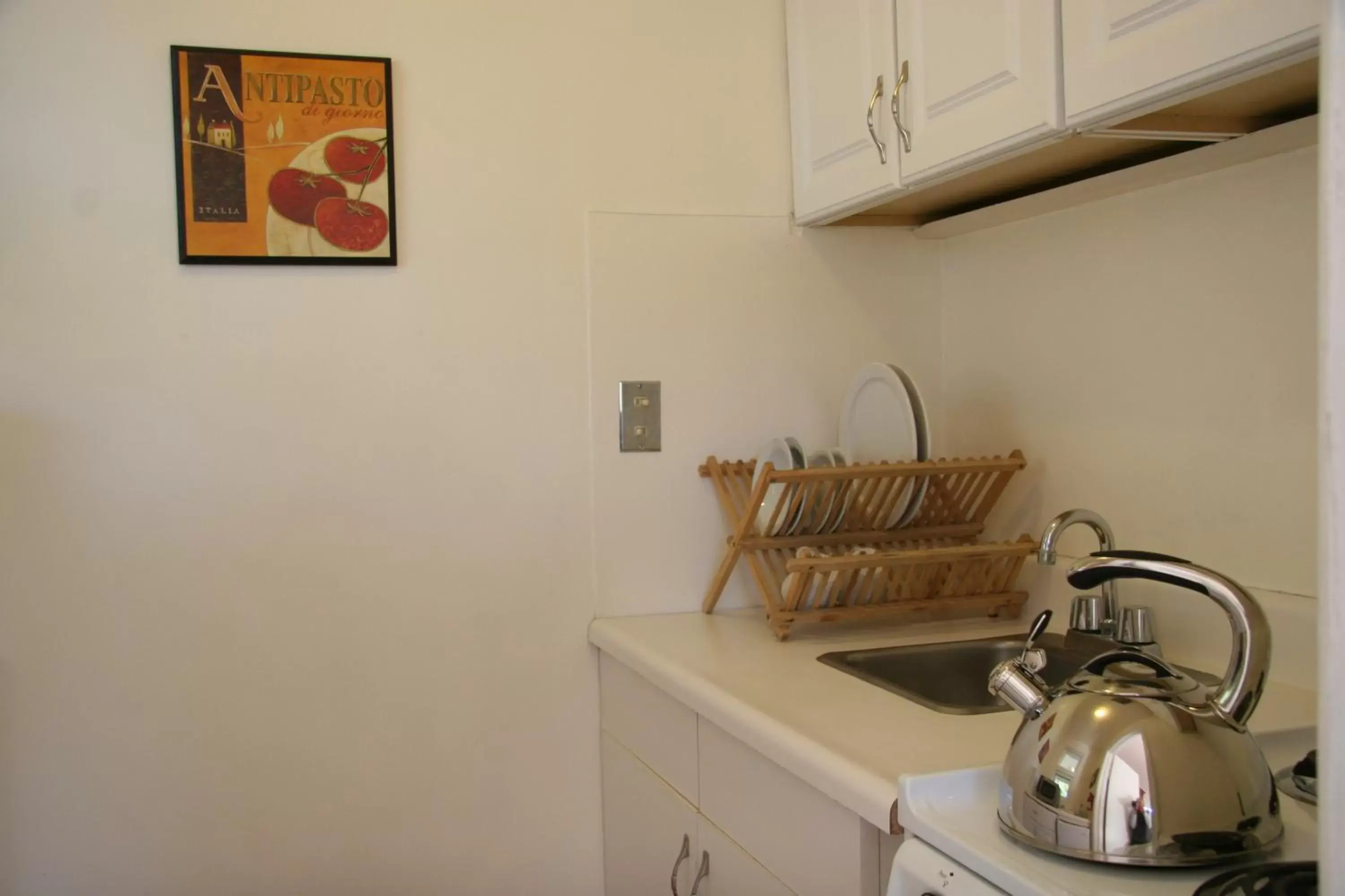 Kitchen or kitchenette, Kitchen/Kitchenette in Ojai Retreat & Inn