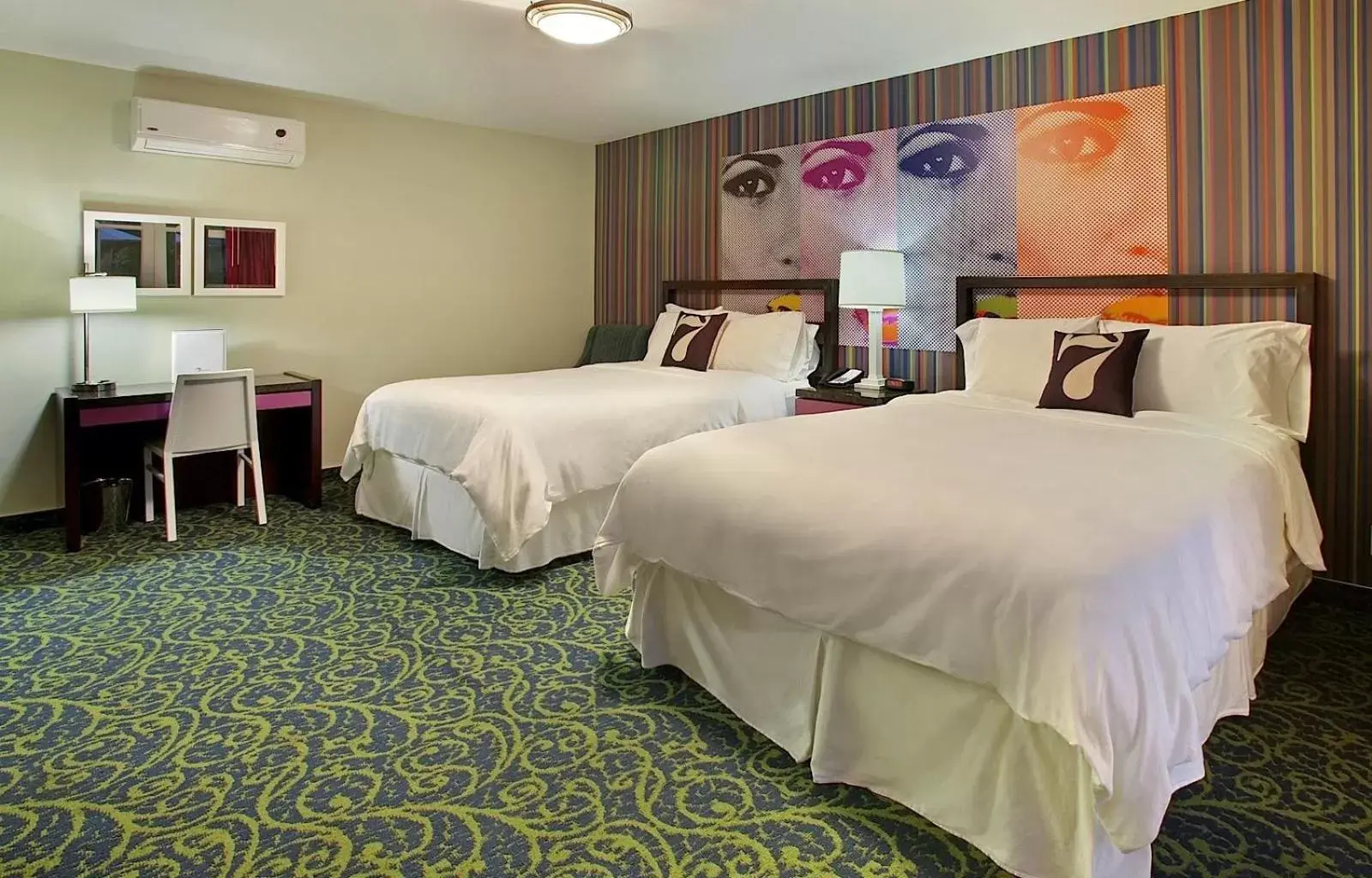 Bedroom, Room Photo in 7 Springs Inn & Suites