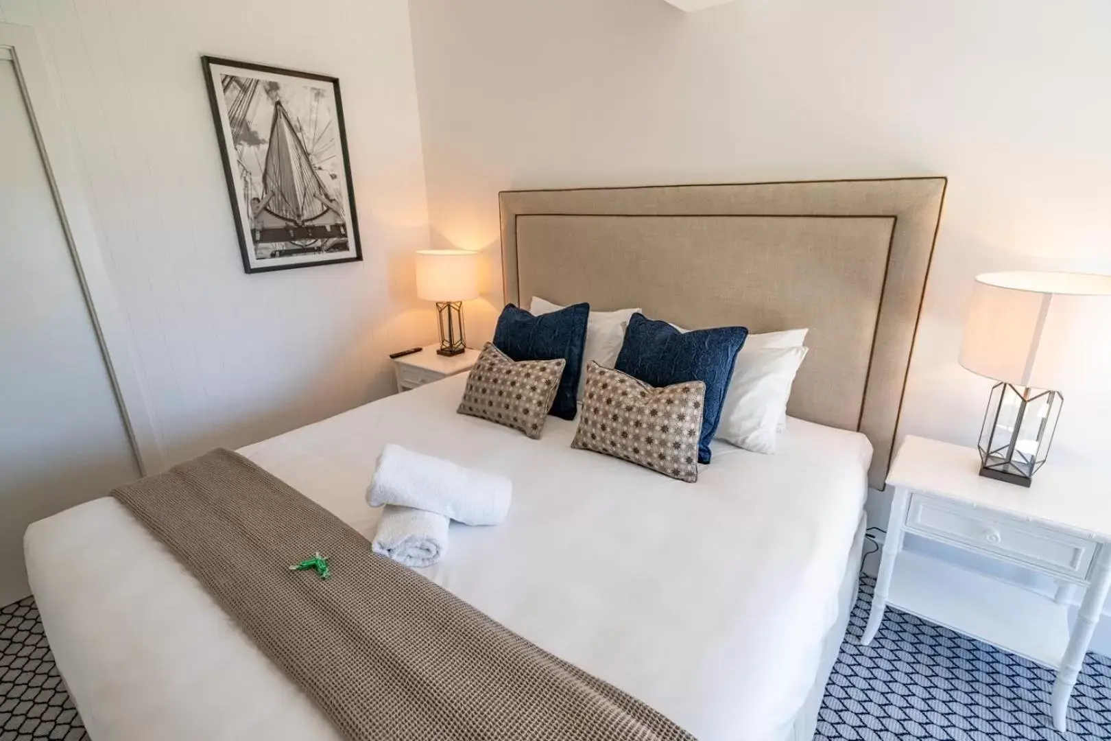 Bed in Seahorse Inn Hotel & Villas