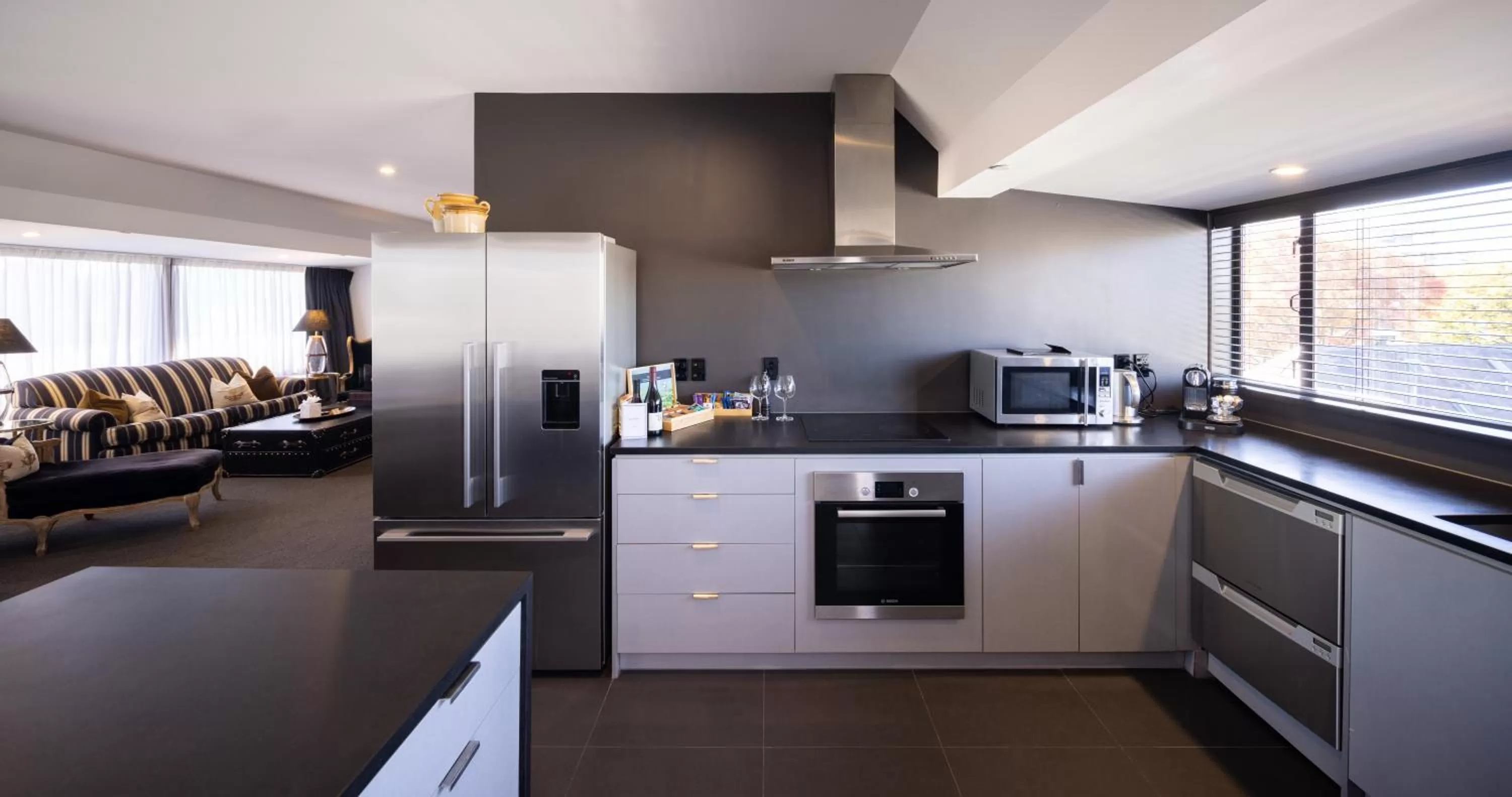 Kitchen or kitchenette in Hotel Montreal