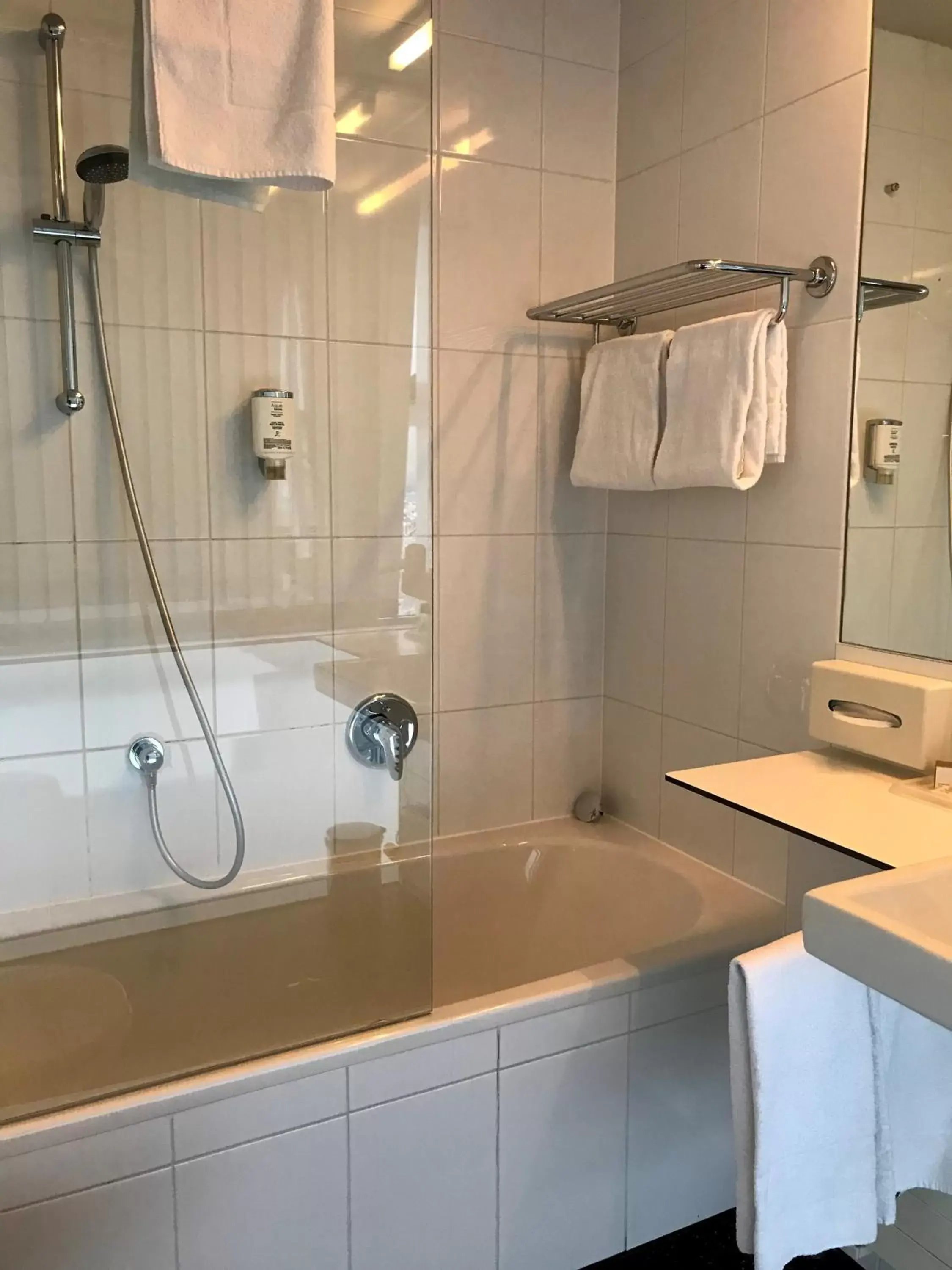 Bathroom in Parkhotel Hall in Tirol