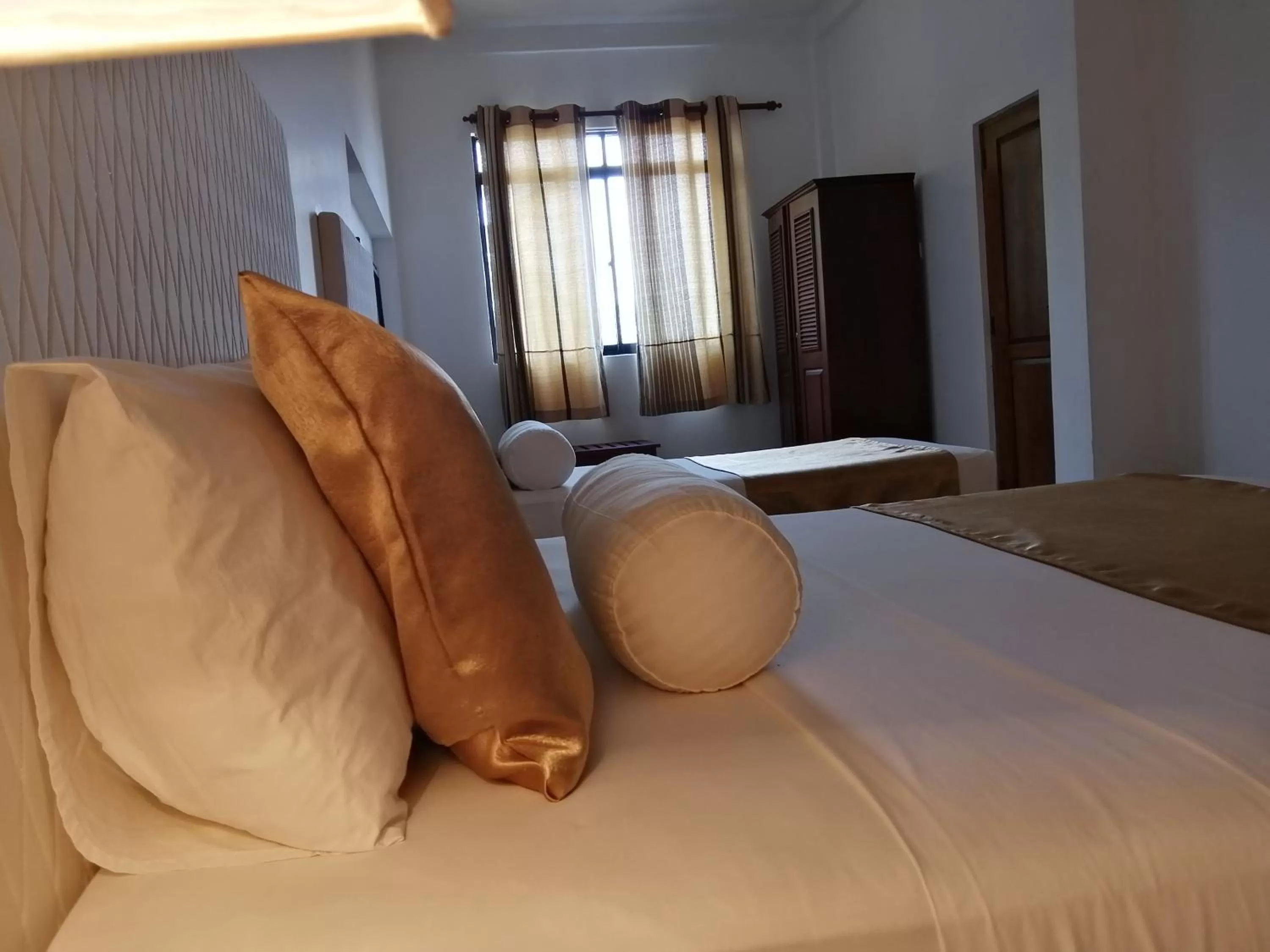 Bed in Kandy Unique Hotel