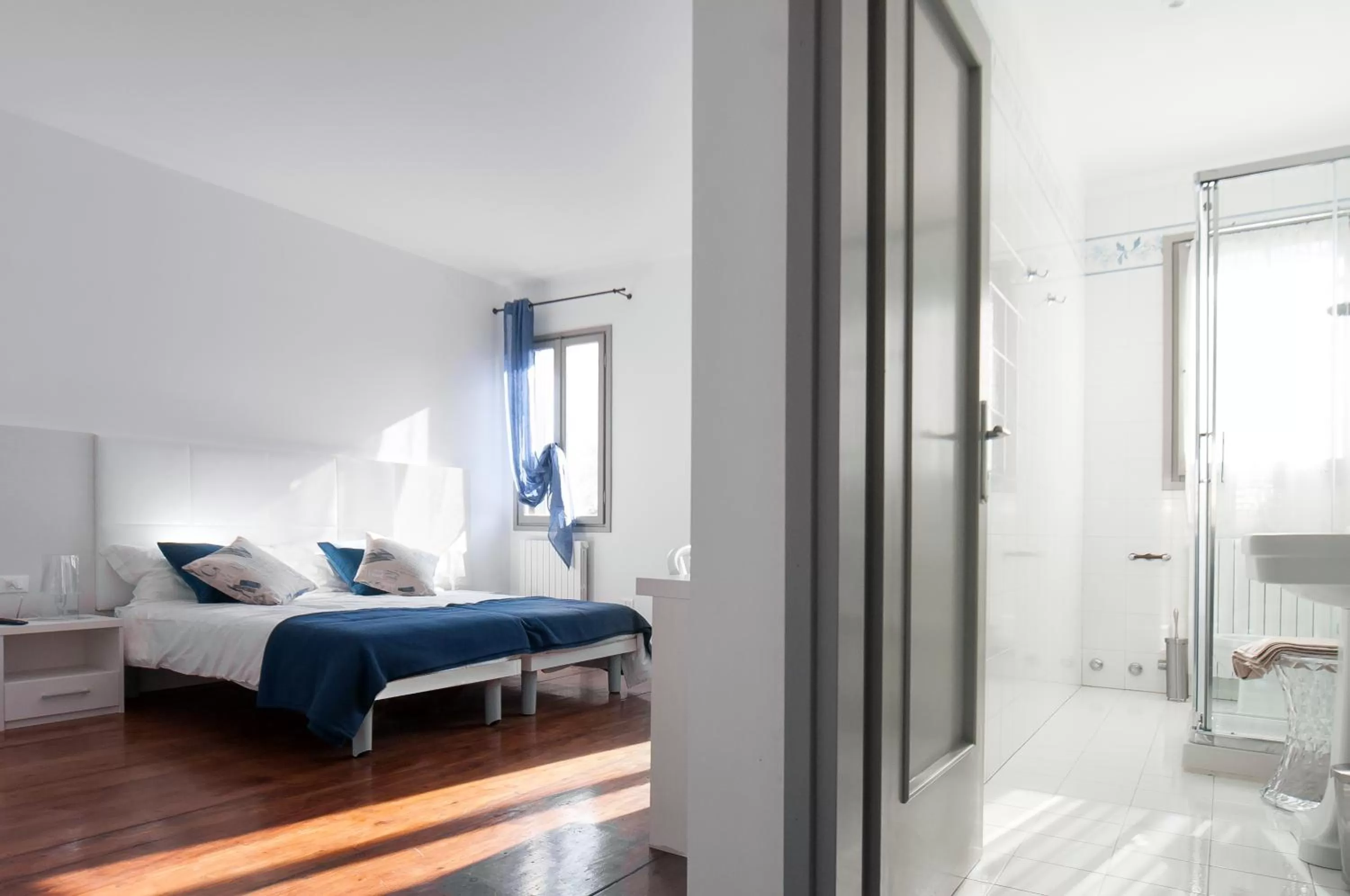 Photo of the whole room, Bed in Scrovegni Room & Breakfast