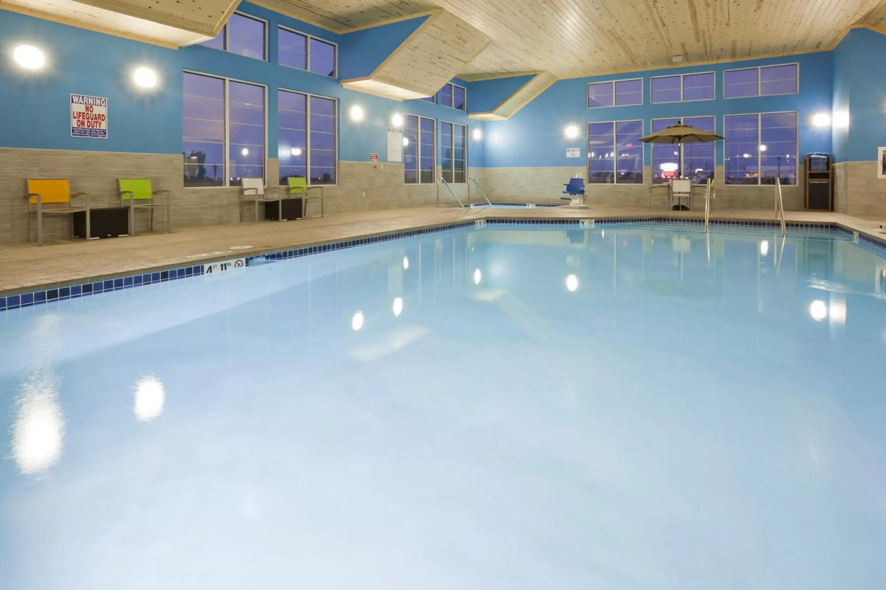 Swimming Pool in GrandStay Hotel and Suites - Tea/Sioux Falls