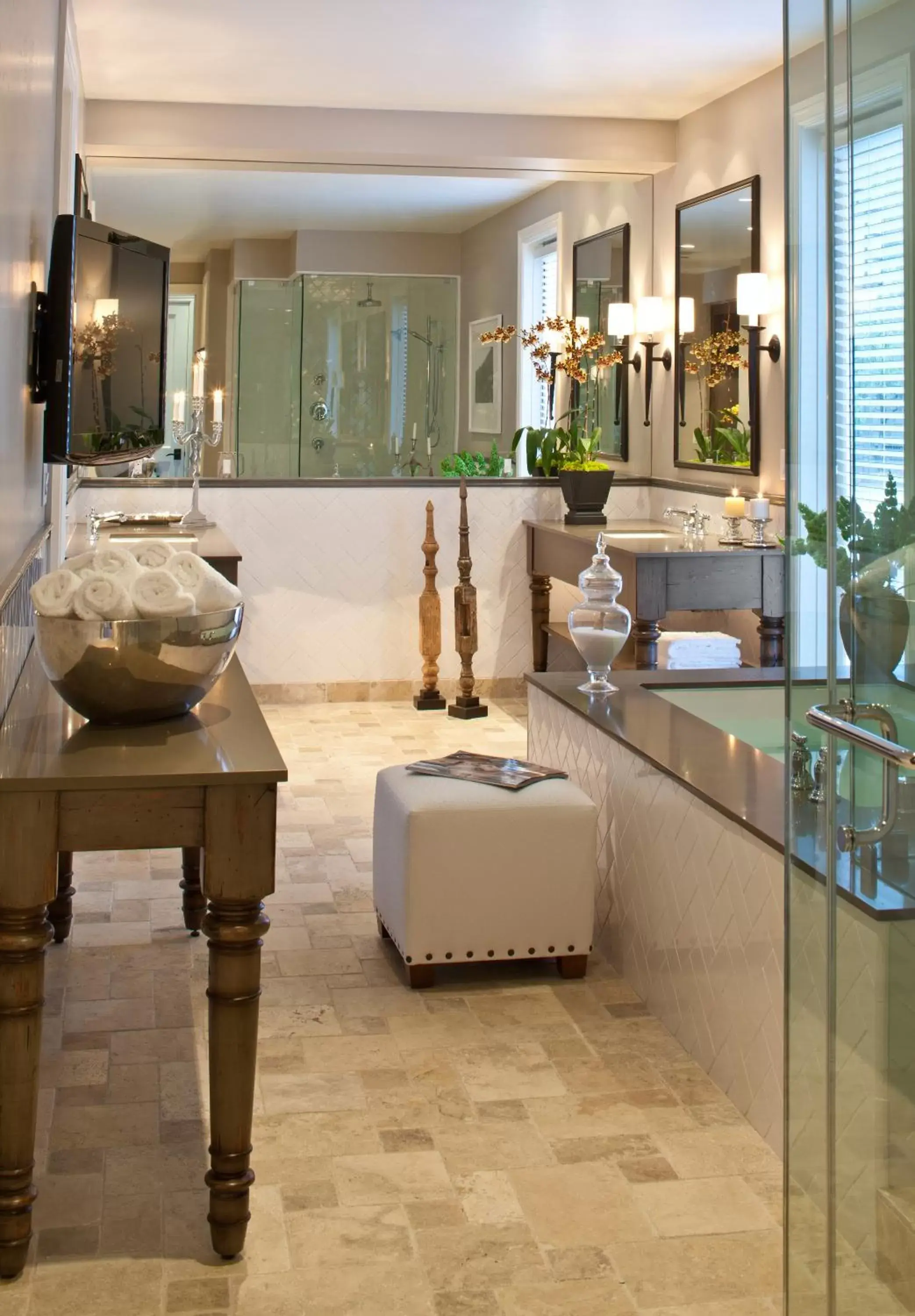 Bathroom, Lobby/Reception in Hotel Yountville