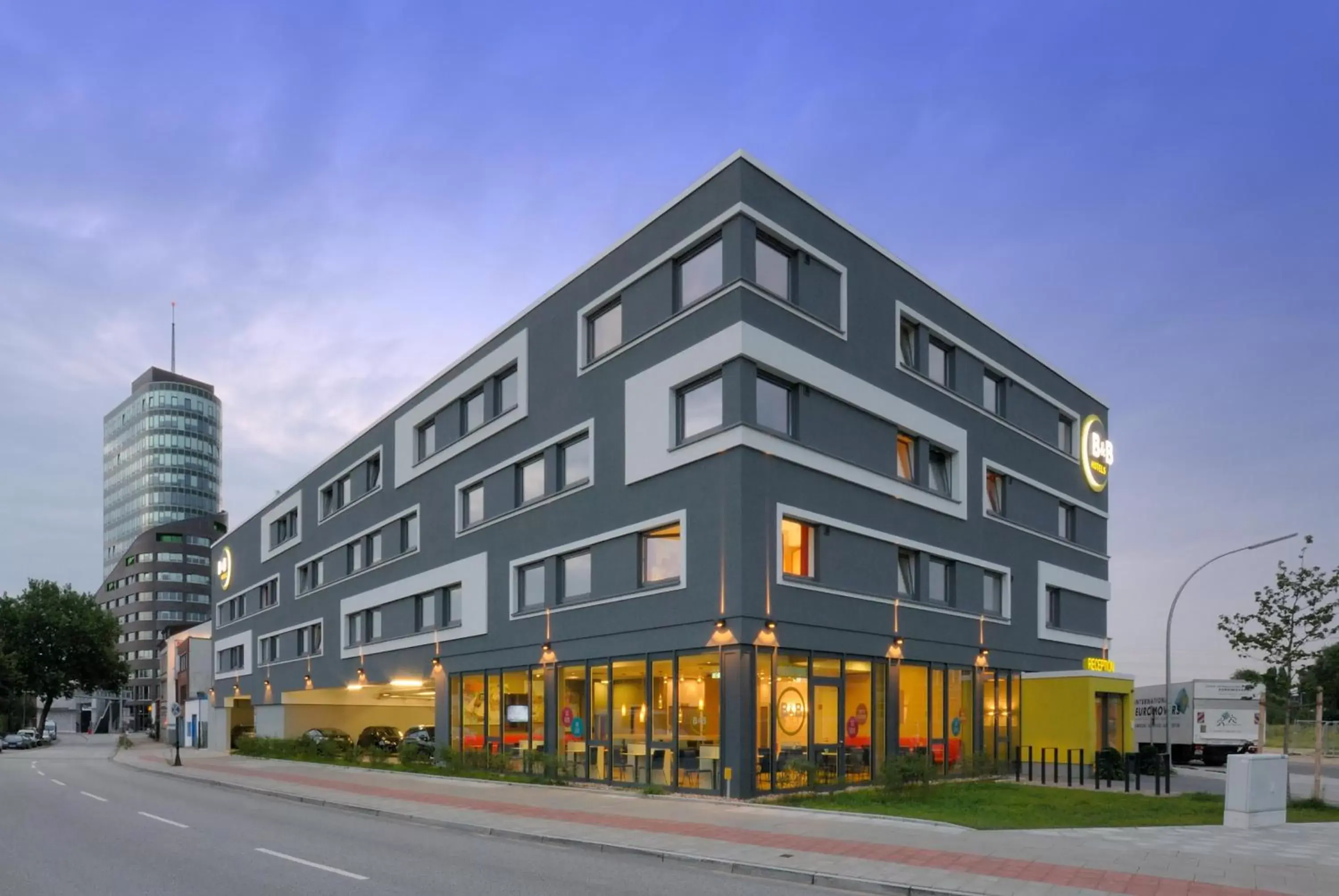 Property Building in B&B Hotel Hamburg-Harburg