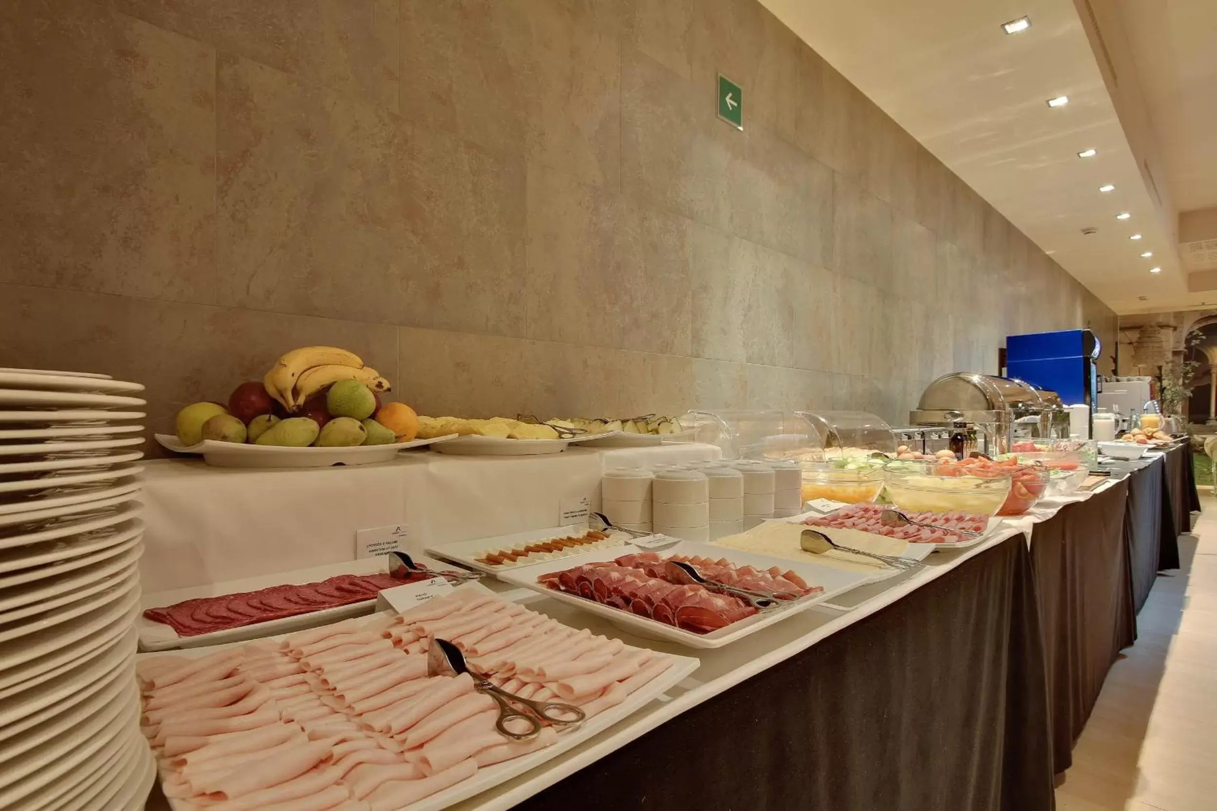 Breakfast, Food in Hotel Badalona Tower