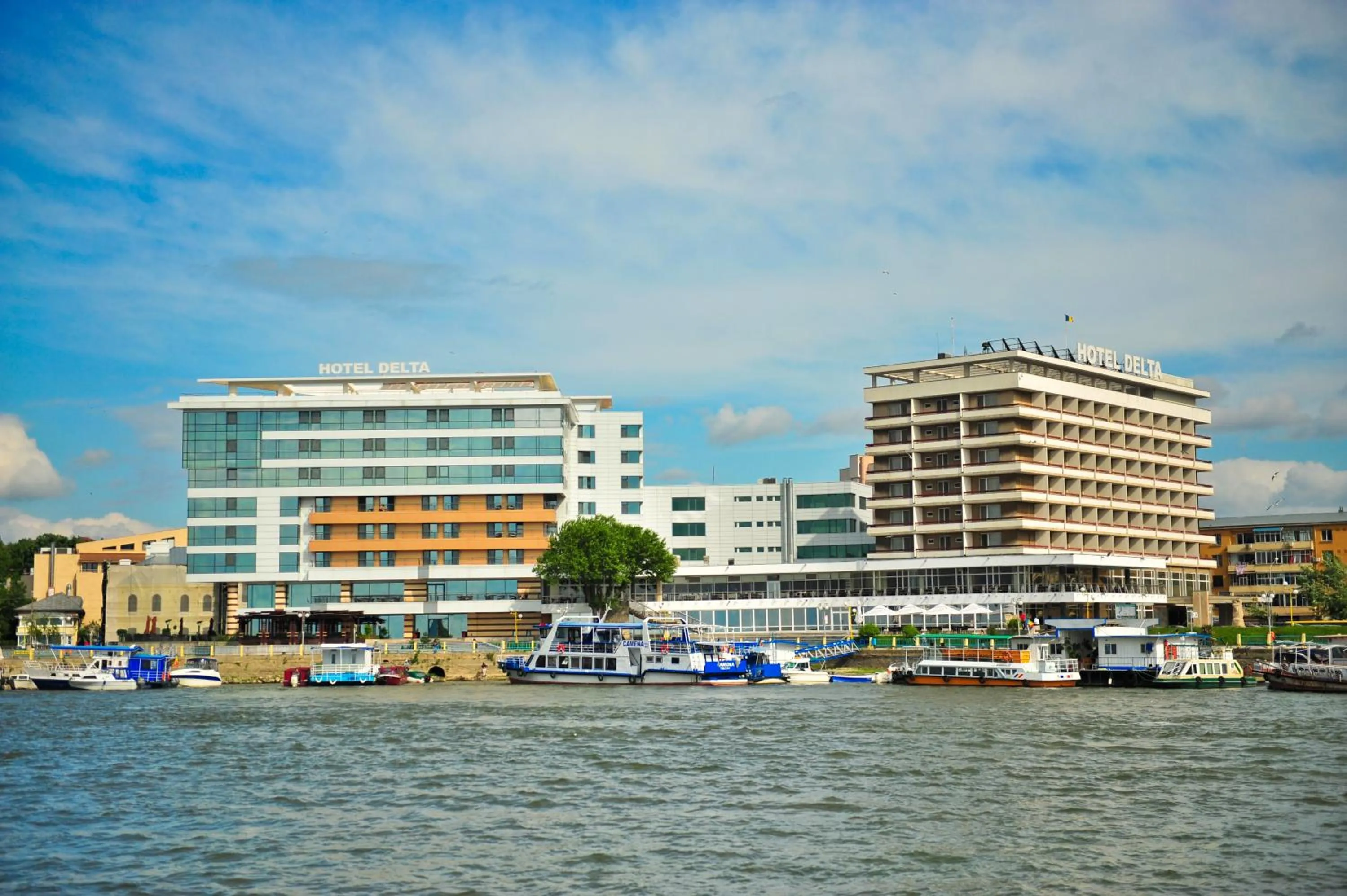 Facade/entrance in Hotel Delta 3