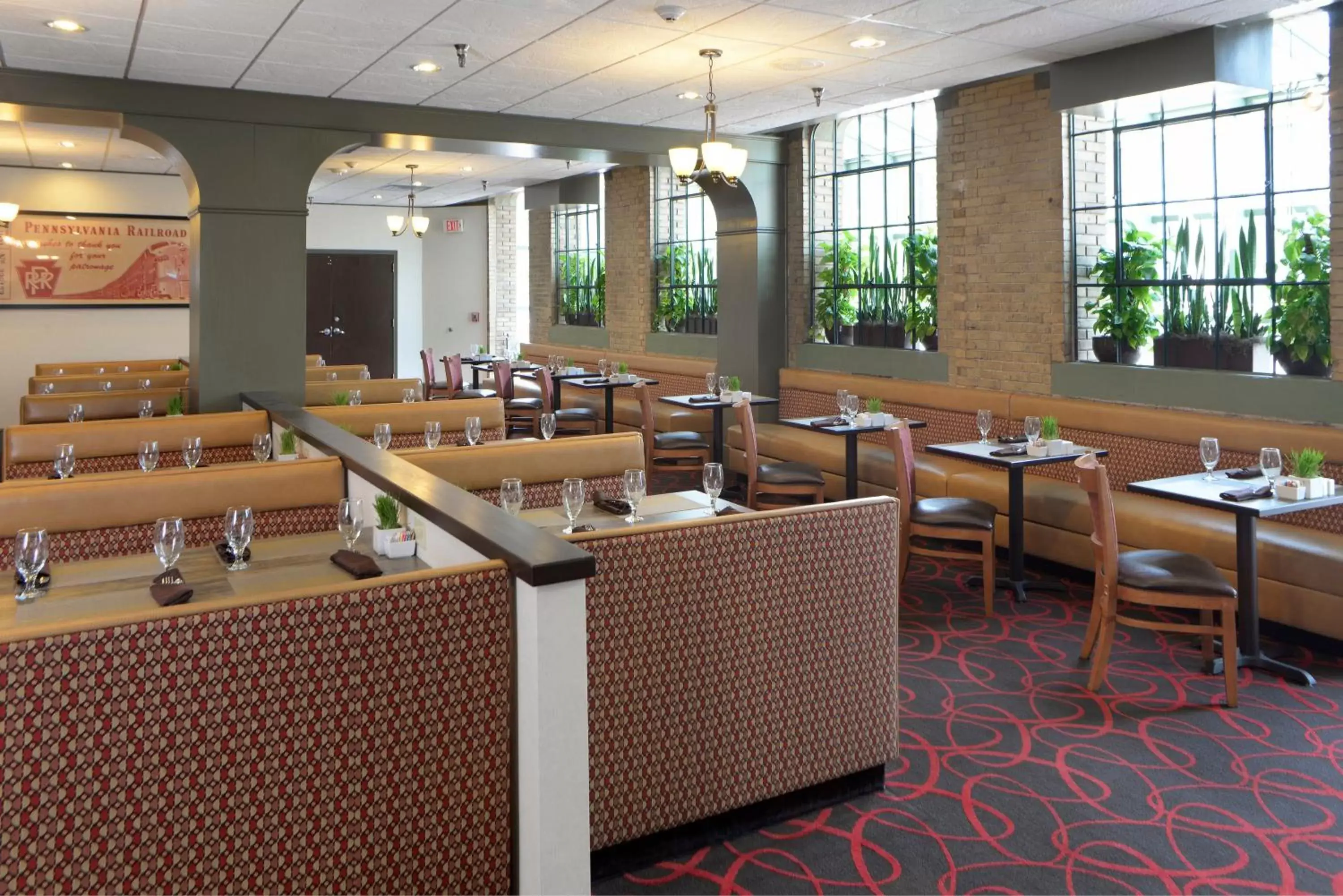 Restaurant/Places to Eat in Crowne Plaza Indianapolis-Dwtn-Union Stn, an IHG Hotel