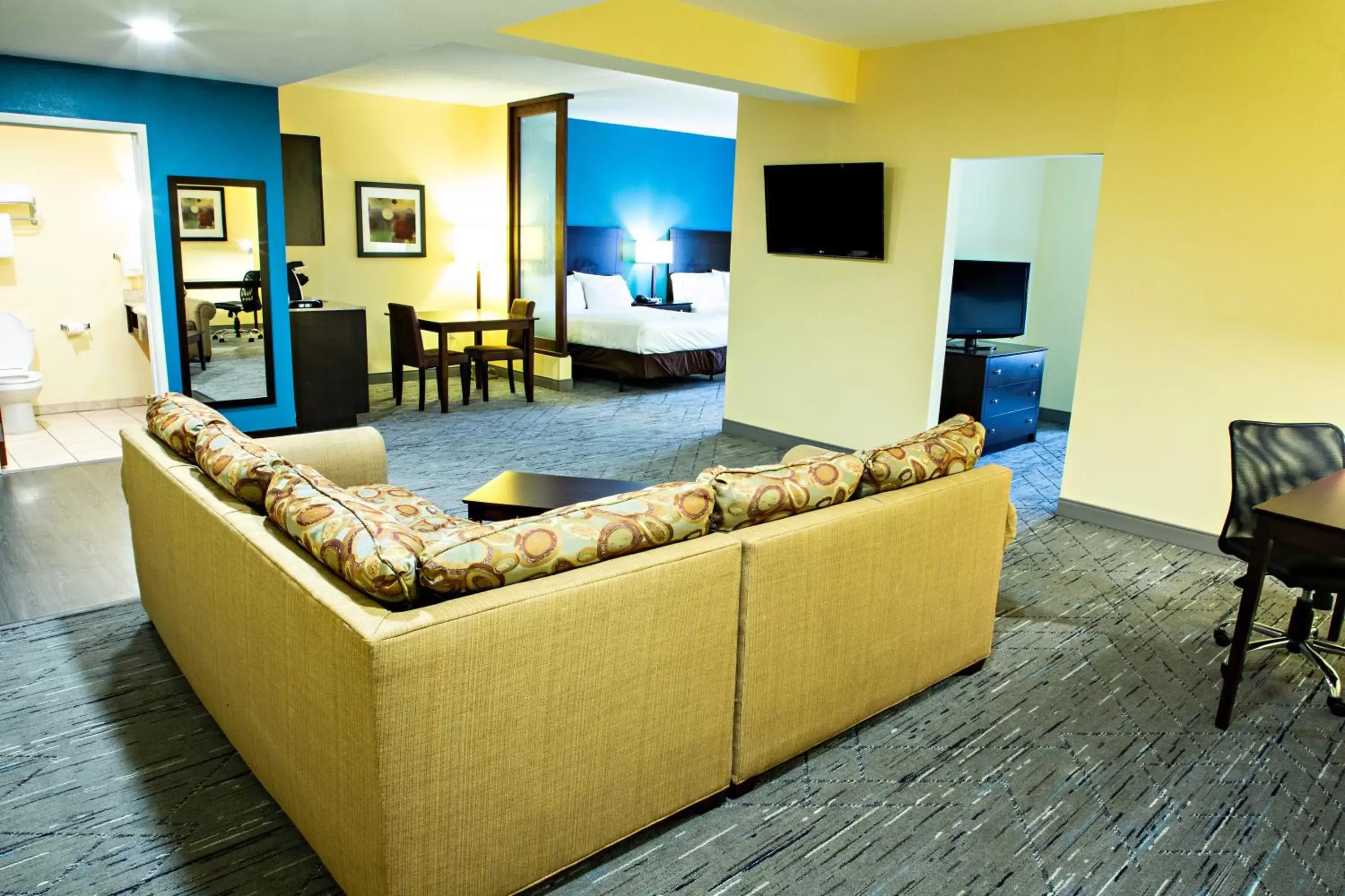 TV and multimedia, Seating Area in Holiday Inn Express Harrisburg West, an IHG Hotel
