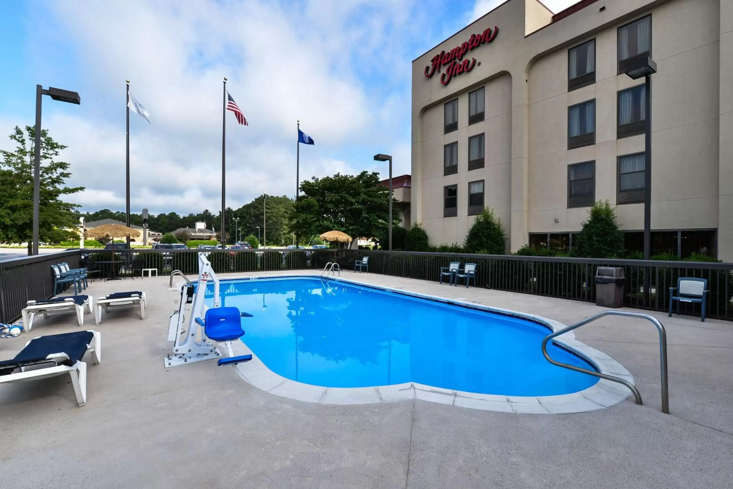 Pool view, Swimming Pool in Hampton Inn By Hilton Petersburg-Ft. Lee