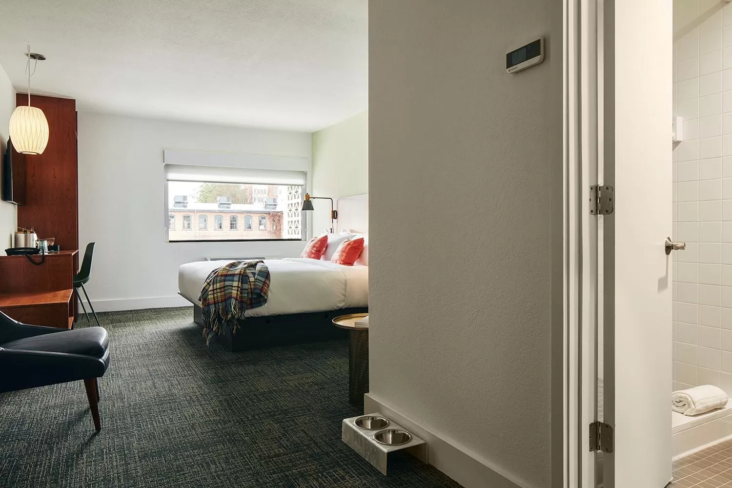 Bedroom, Bed in The Longleaf Hotel