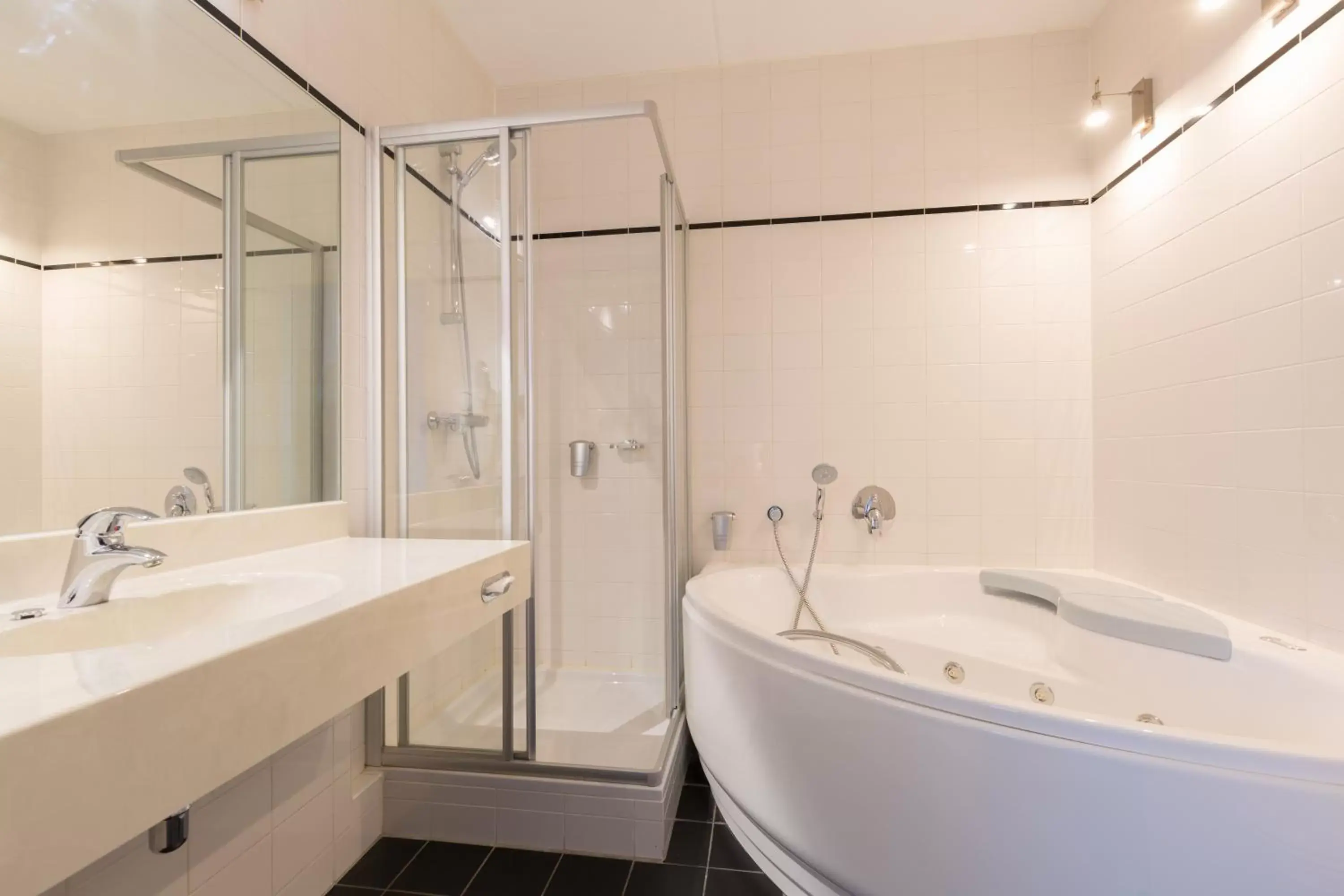 Bathroom in Amrâth Hotel Alkmaar