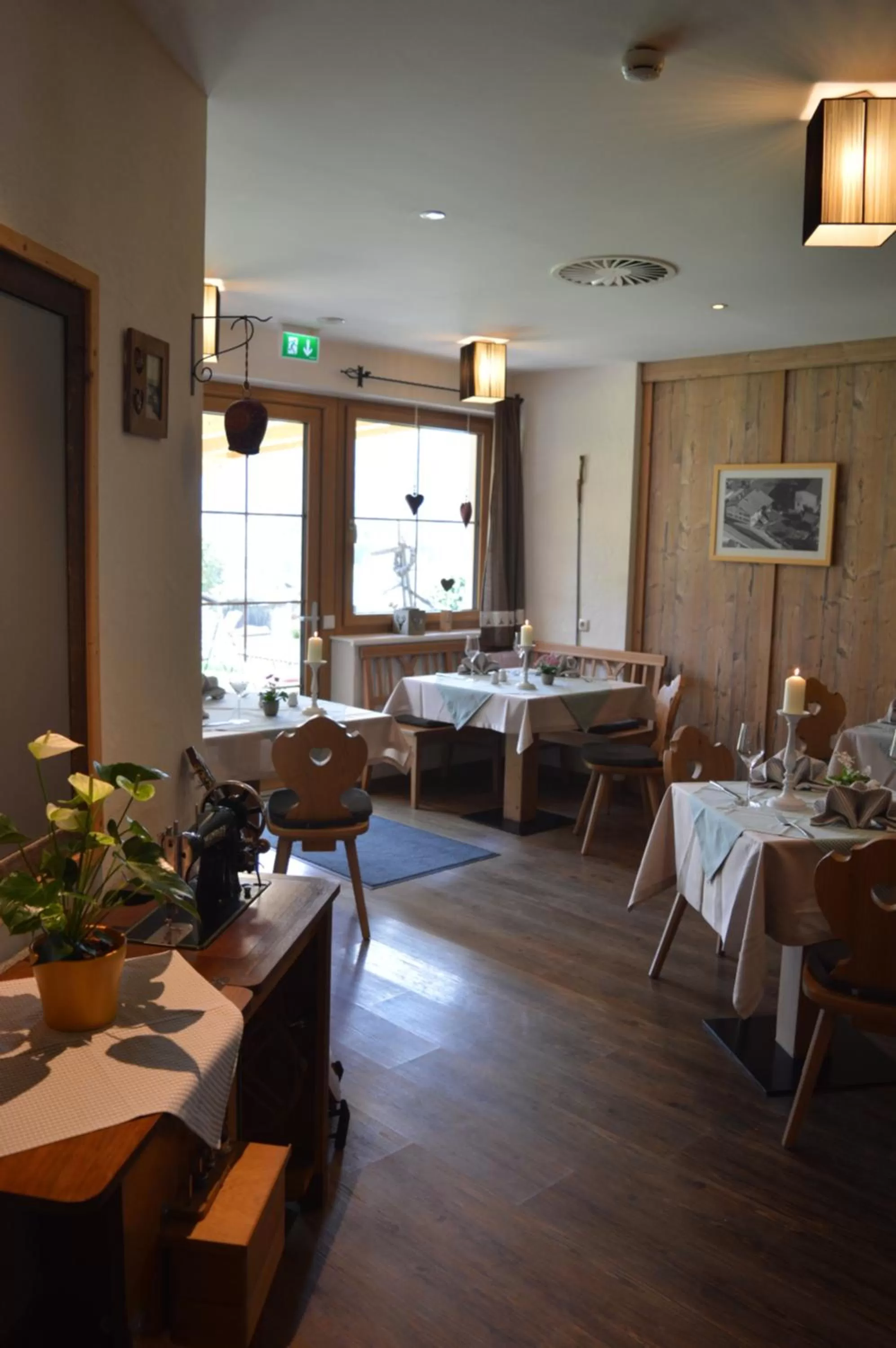 Restaurant/places to eat in Hotel zum Urviech -Erwachsenenhotel-