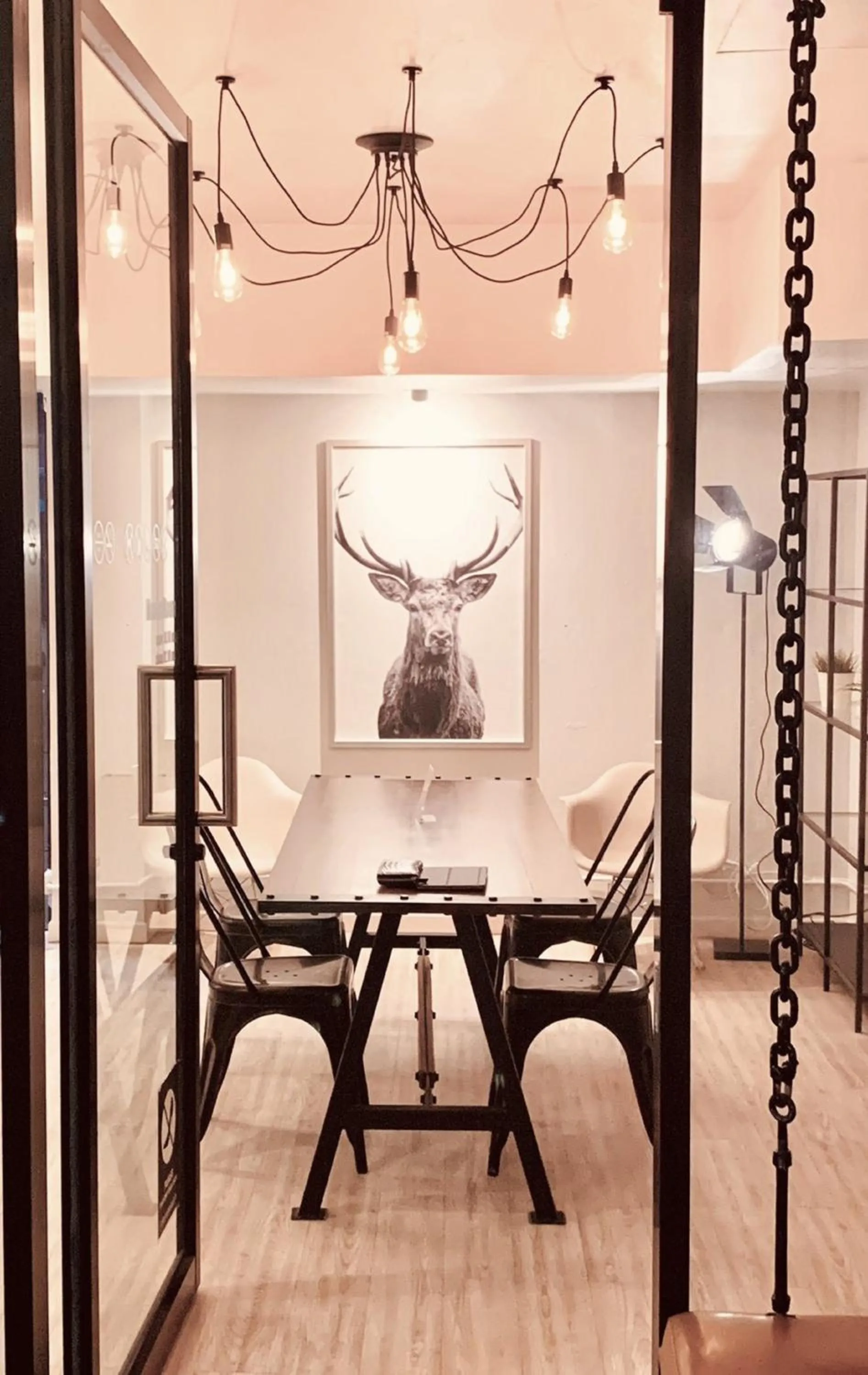 Area and facilities in 3Howw Hostel @ Sukhumvit 21