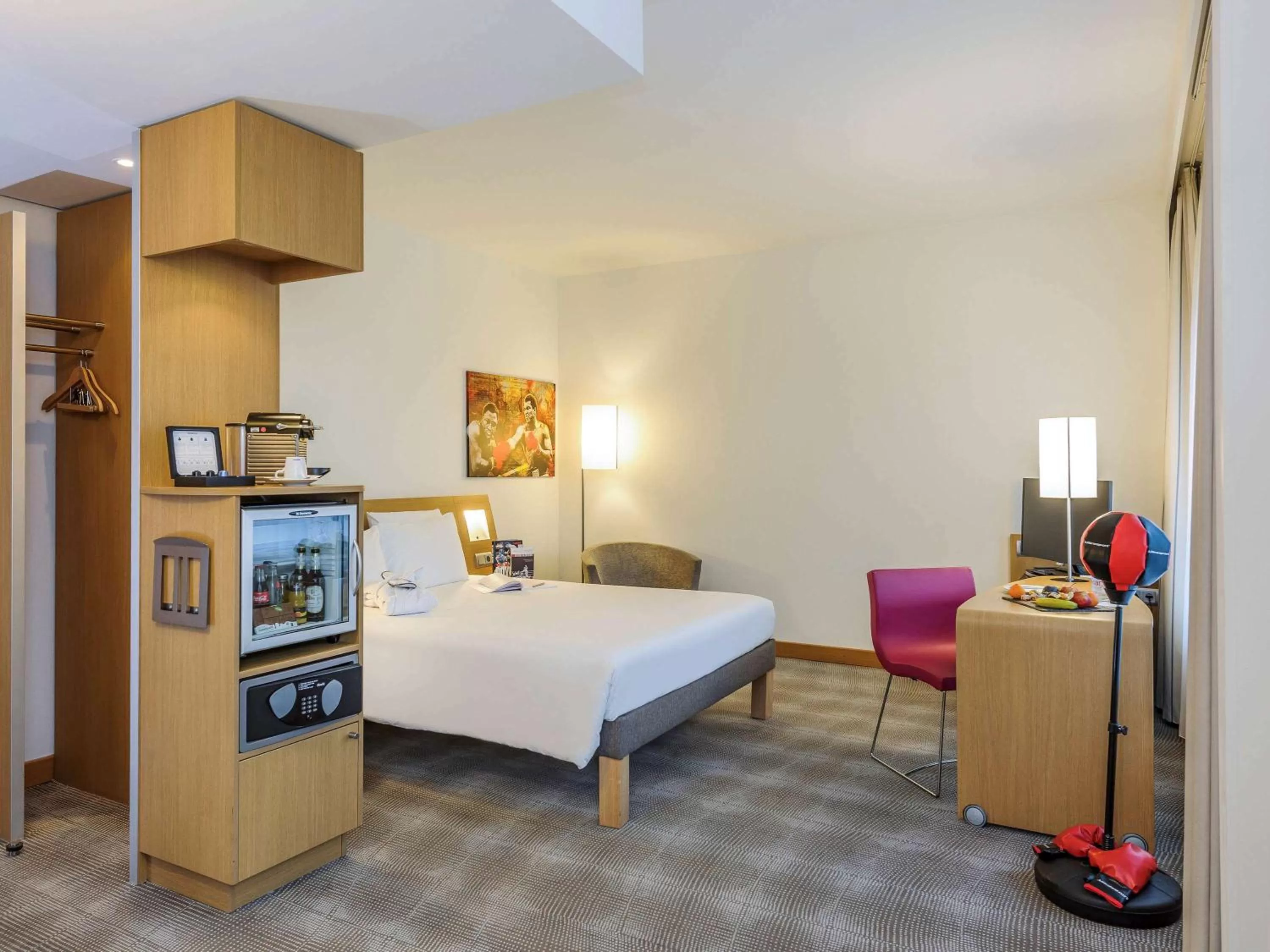 Photo of the whole room, Bed in Novotel Berlin Am Tiergarten