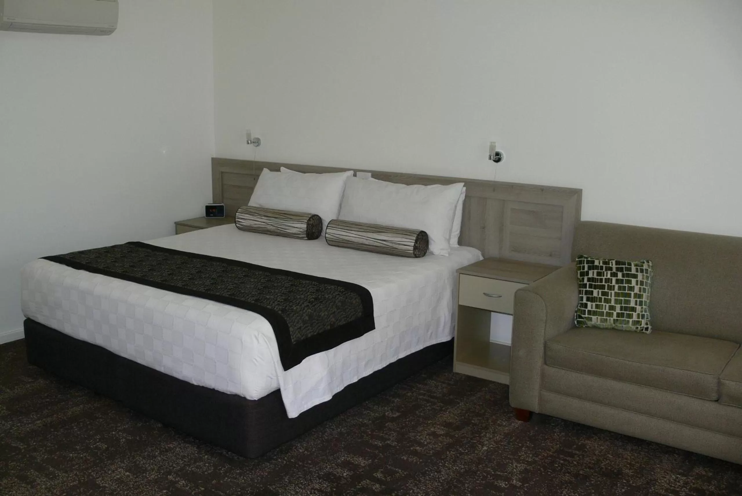 Executive King Room with Spa Bath in Springs Mittagong