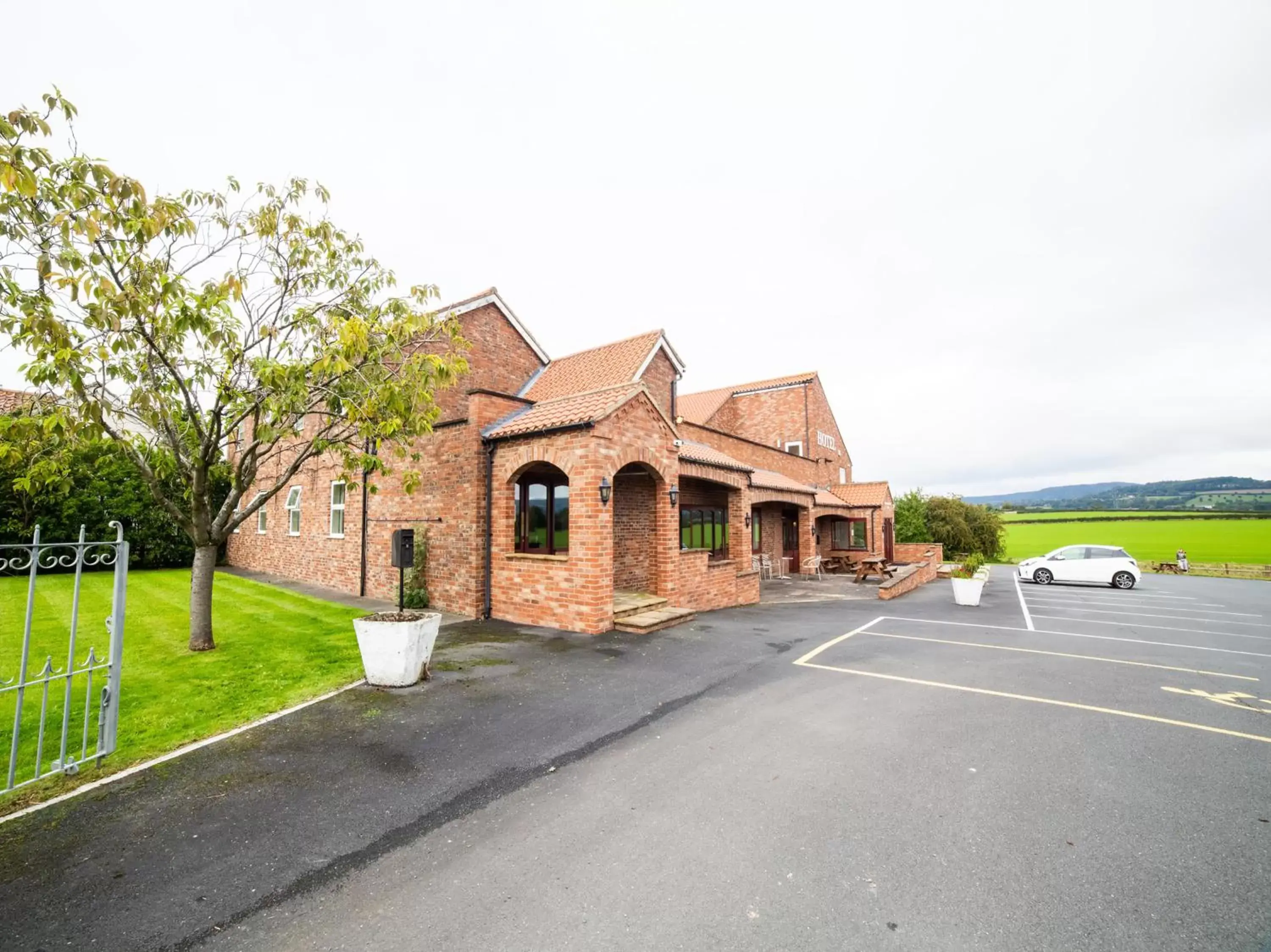 Property Building in OYO White Horse Lodge Hotel, East Thirsk