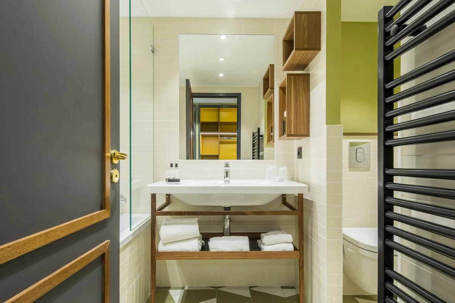 Bathroom in Hôtel Des Artistes