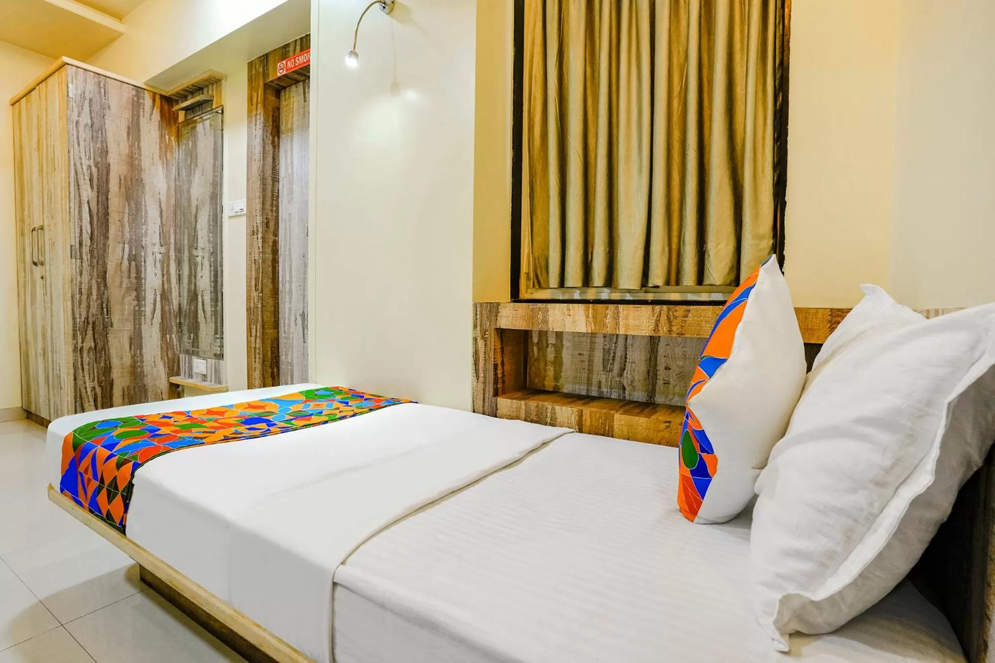 Bed in FabHotel Happy Homely Stay - Airport road