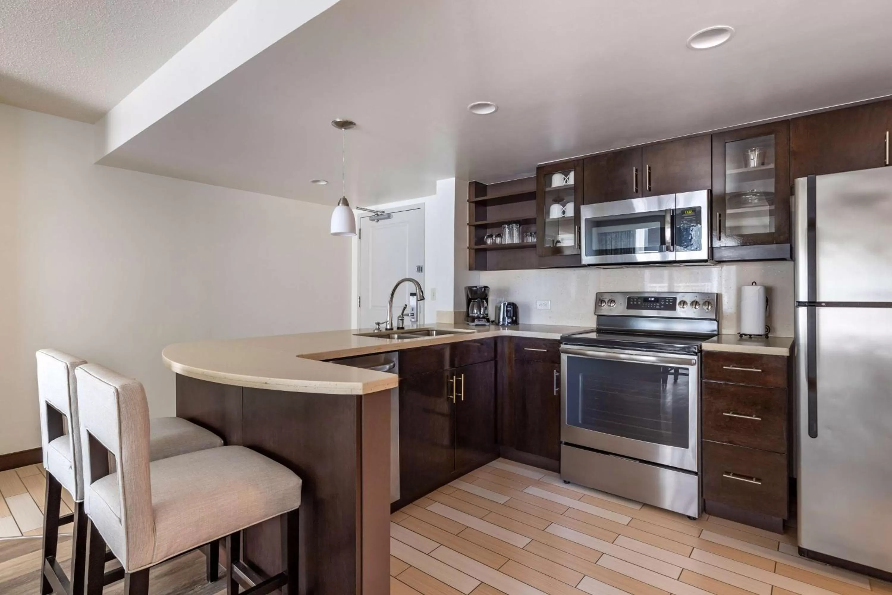 Kitchen or kitchenette in Hilton Vacation Club Oceanaire Virginia Beach