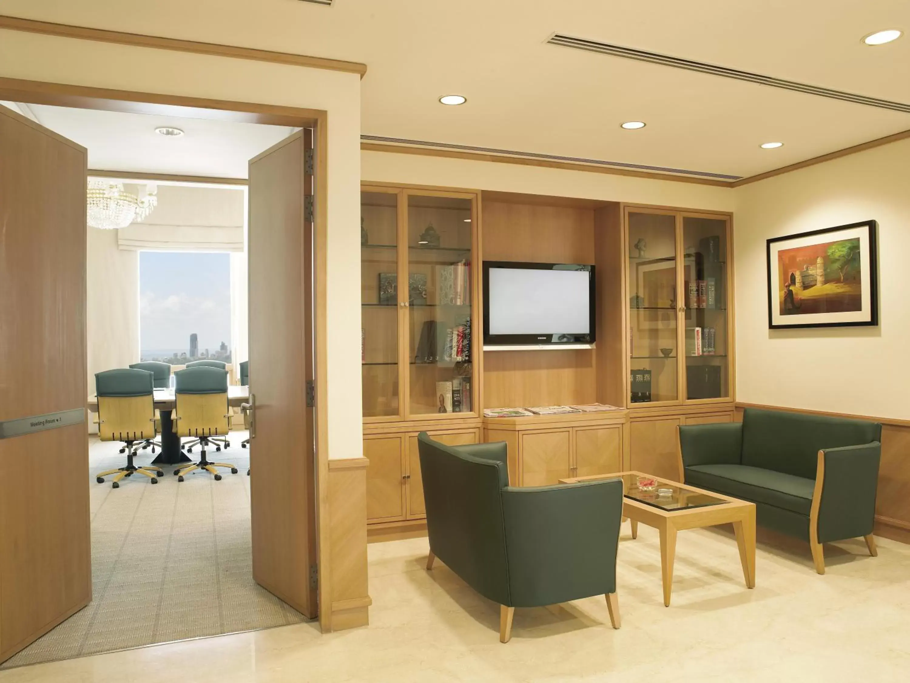 Communal lounge/ TV room in Trident Nariman Point