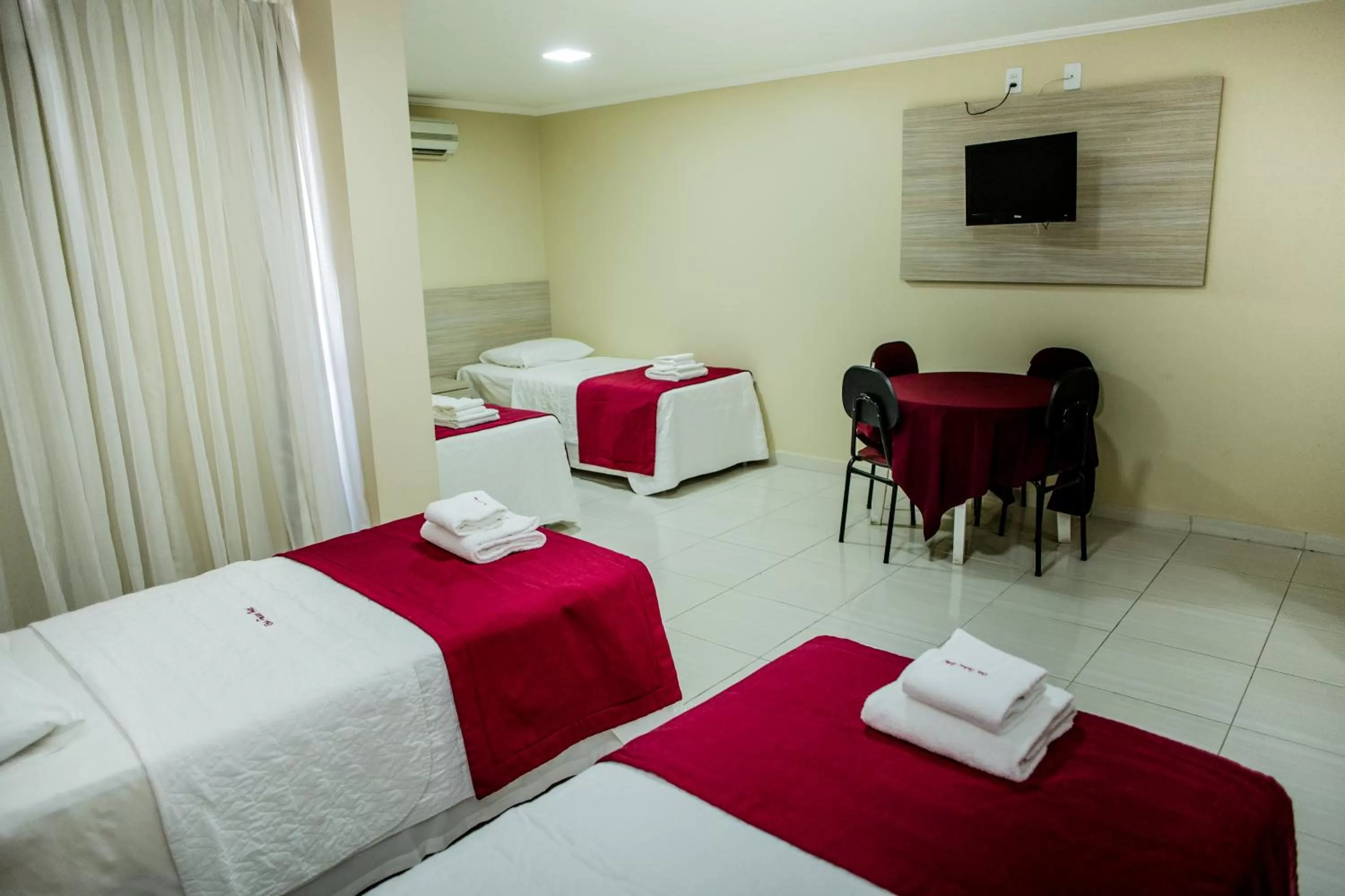 Photo of the whole room, Bed in Reis Palace Hotel