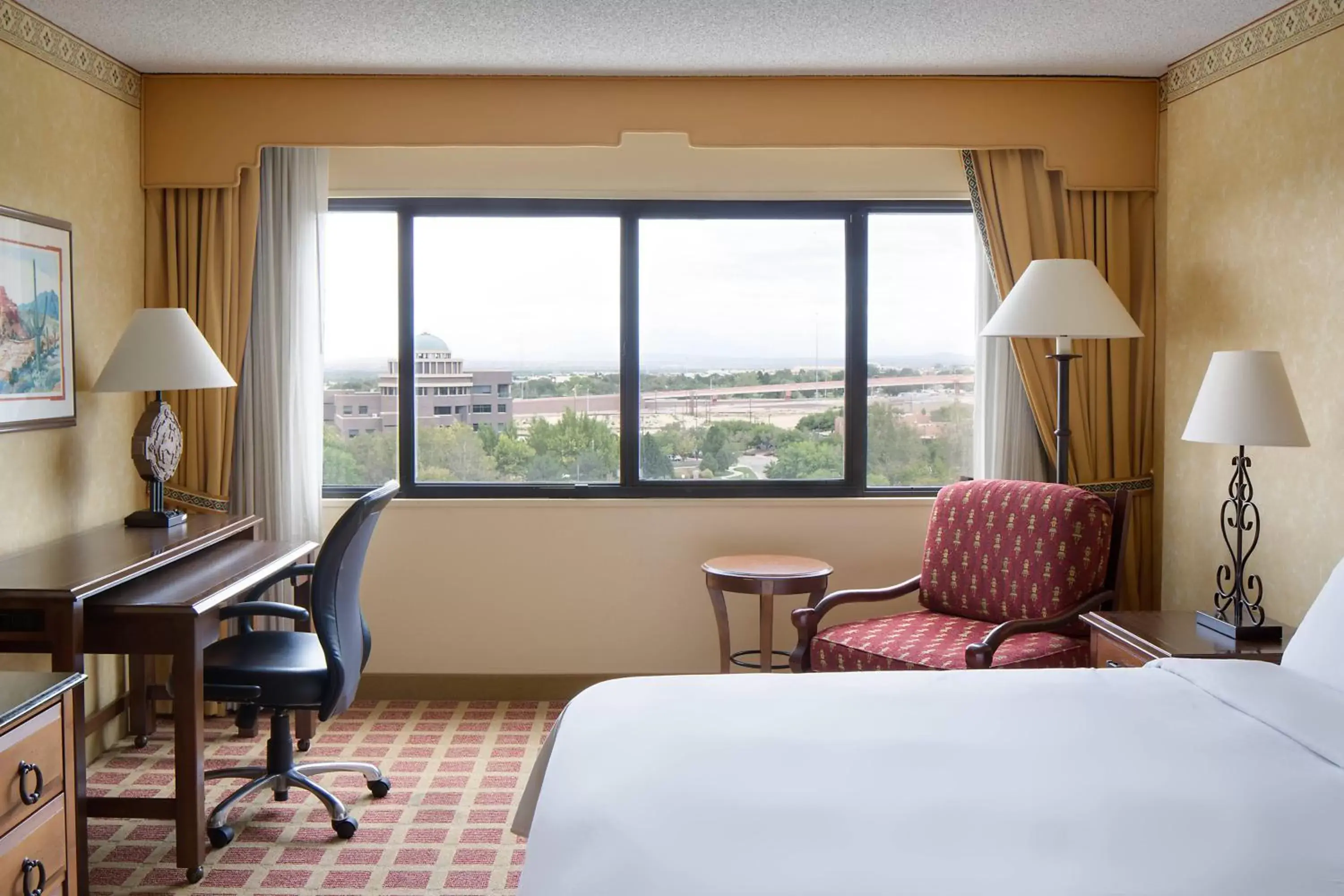 Photo of the whole room in Albuquerque Marriott Pyramid North