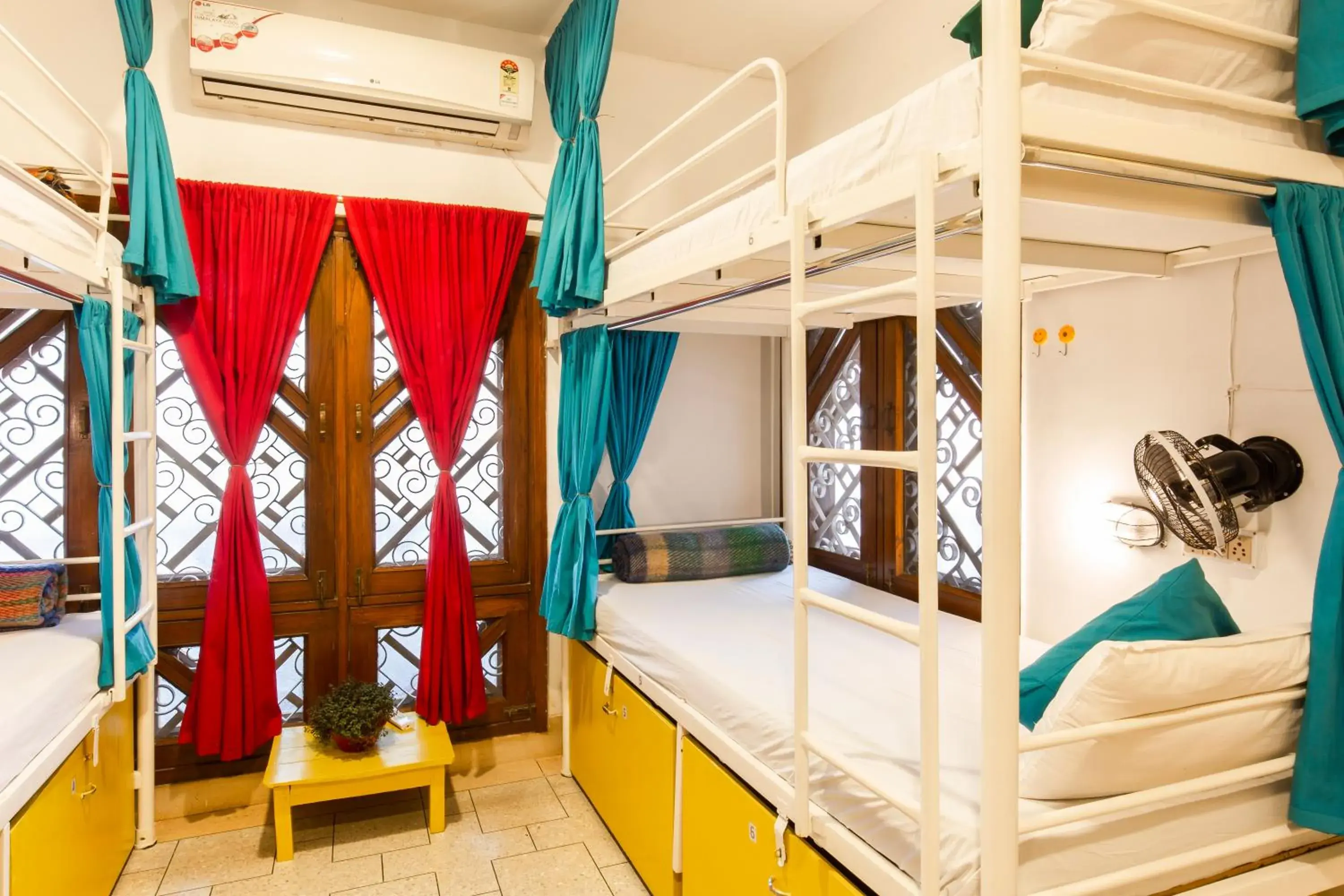 Bed, Bunk Bed in goSTOPS Varanasi - Rooms & Dorms
