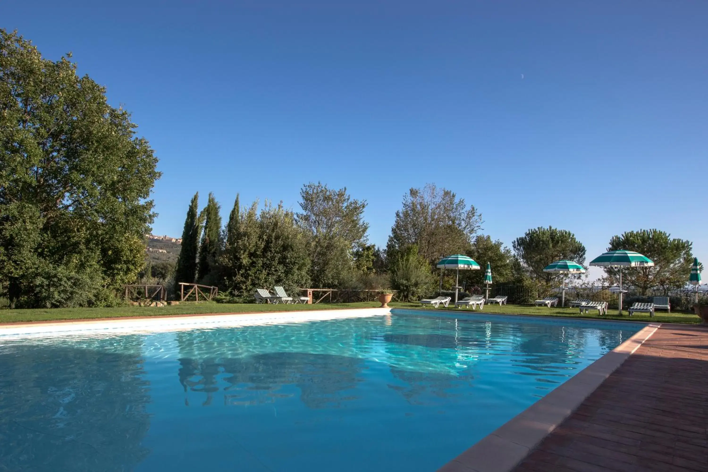 Swimming Pool in Relais Borgo San Pietro